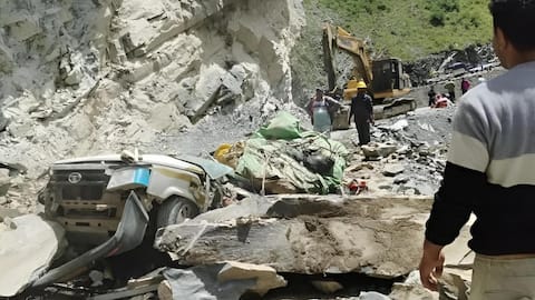 Himachal Pradesh: హిమాచల్‌లో విరిగిపడ్డ కొండచరియలు.. 13 మంది మృతి