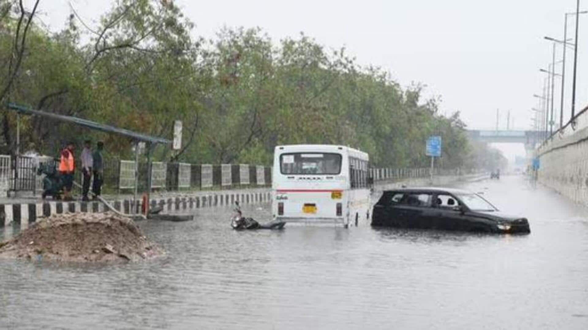 Delhi: దిల్లీకి భారీ వర్షం.. ఉరుములతో కూడిన తుఫాన్ హెచ్చరిక! Delhi: దిల్లీకి భారీ వర్షం.. ఉరుములతో కూడిన తుఫాన్ హెచ్చరిక!
