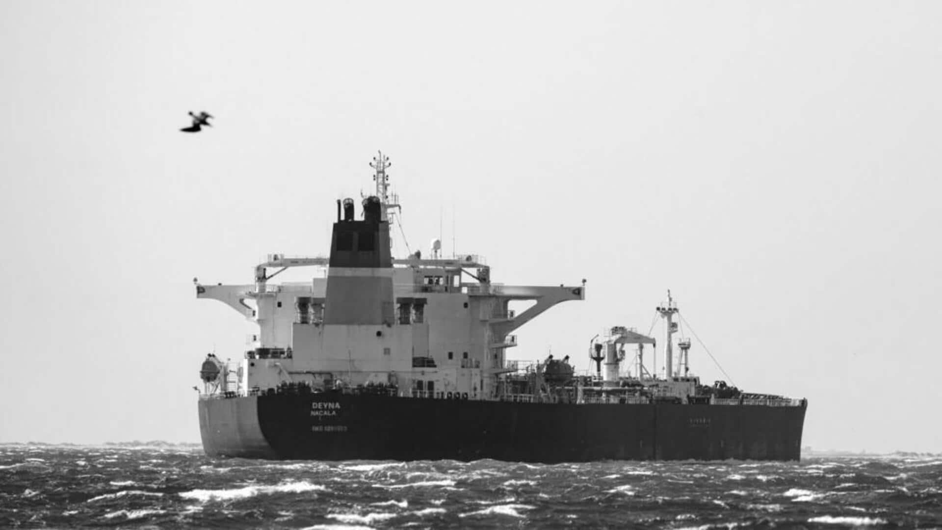 Russian oil tanker: రష్యాకు భారీ షాక్‌.. చమురు ట్యాంకర్‌ను స్వాధీనం చేసుకున్న బ్రిటన్