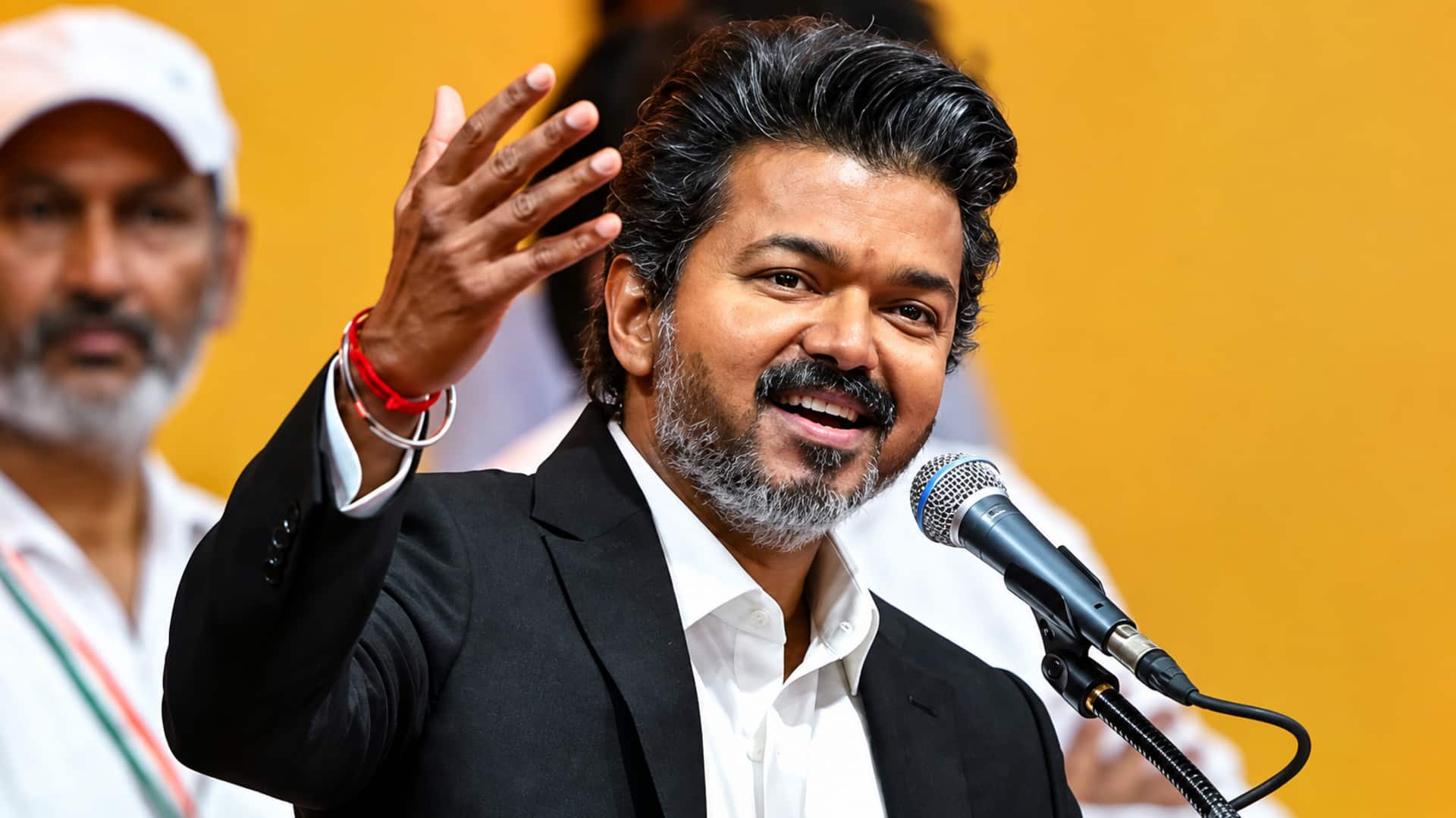 Tamil Nadu CM Vijay : ఆసియా క్రీడల విజేతలకు సీఎం విజయ్ భారీ నజరానా.. అథ్లెట్లకు రూ.50 లక్షలు