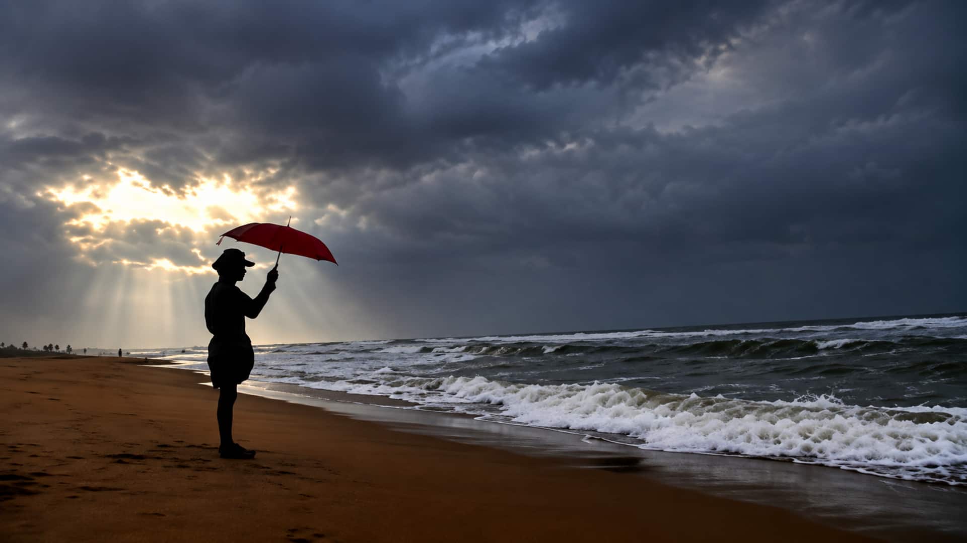 Rain Alert: బలపడుతున్న అల్పపీడనం.. నేడు బంగాళాఖాతంలో వాయుగుండంగా మారే అవకాశం