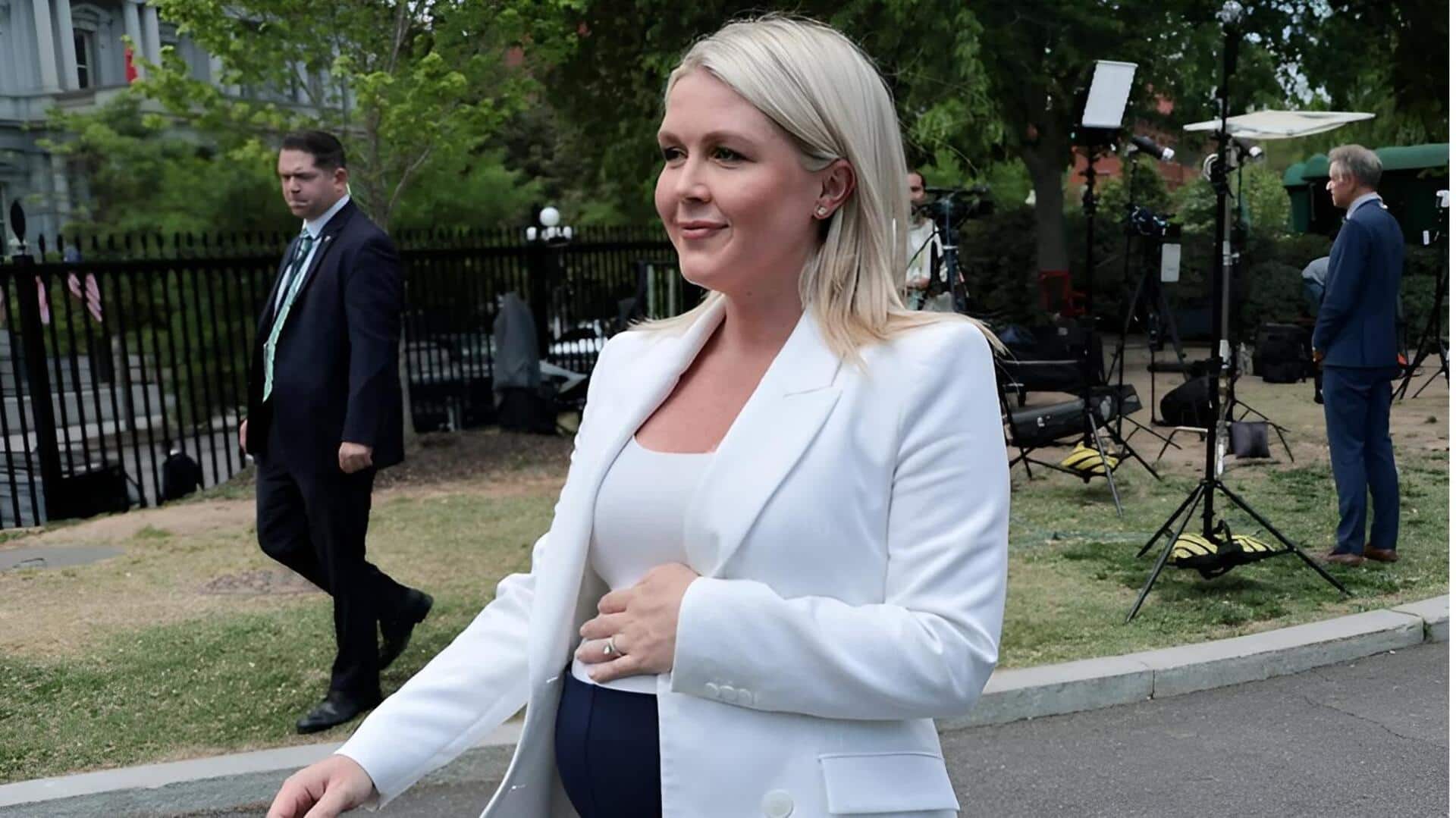 Karoline Leavitt: వైట్‌హౌస్‌కు గుడ్‌బై చెప్పనున్న కరోలిన్ లీవిట్.. కారణం ఏమిటంటే?