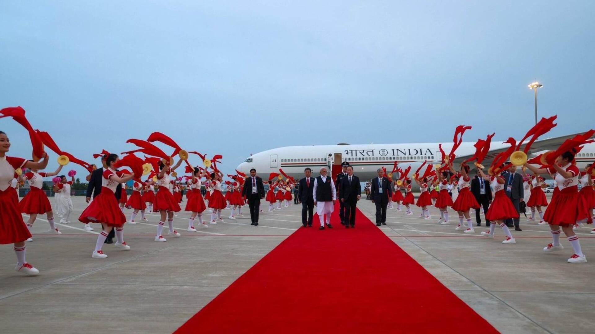 PM Modi China Visit: చైనా చేరుకున్న ప్రధాని మోదీ.. ఏడేళ్ల తర్వాత తొలిసారి PM Modi China Visit: చైనా చేరుకున్న ప్రధాని మోదీ.. ఏడేళ్ల తర్వాత తొలిసారి