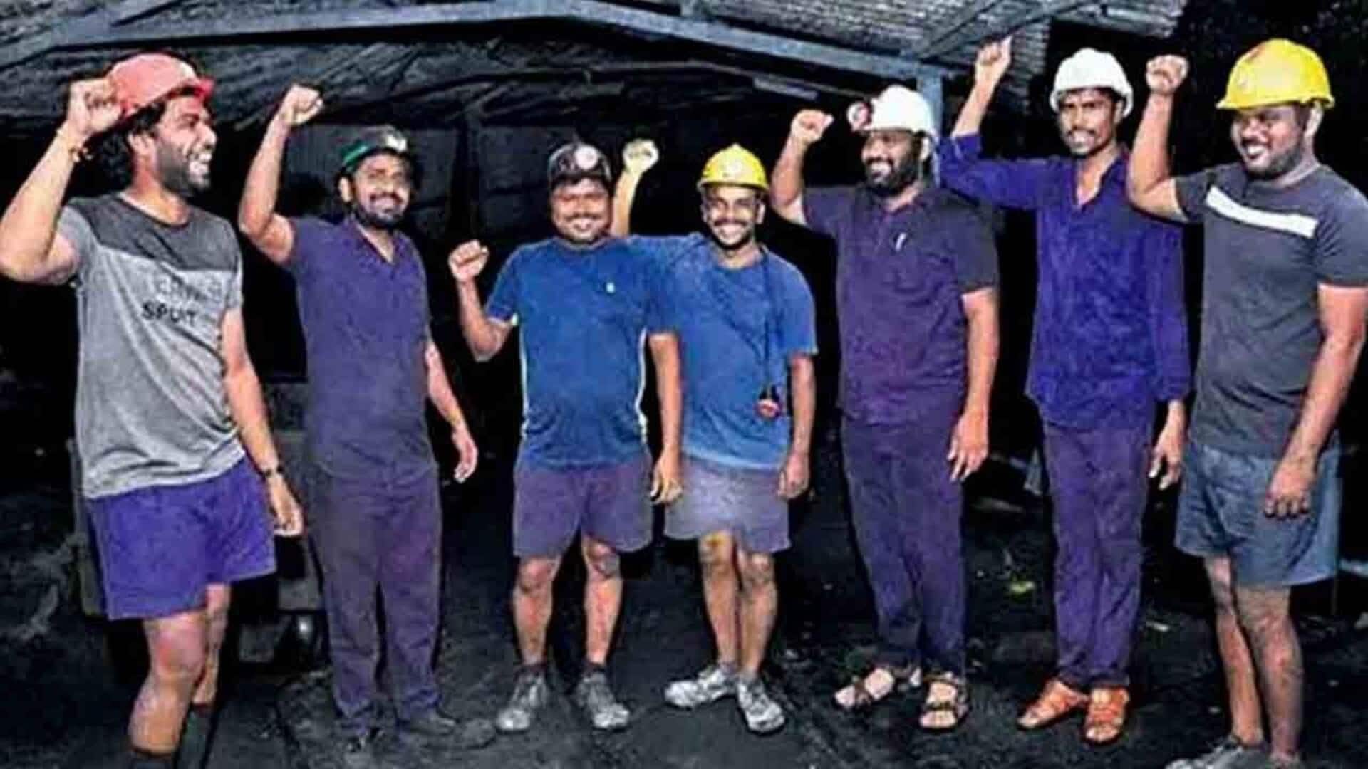 Singareni Workers: సింగరేణి కార్మికులకు దీపావళి కానుక.. ఒక్కొక్కరి ఖాతాలో రూ. 1.03 లక్షల బోనస్ జమ Singareni Workers: సింగరేణి కార్మికులకు దీపావళి కానుక.. ఒక్కొక్కరి ఖాతాలో రూ. 1.03 లక్షల బోనస్ జమ