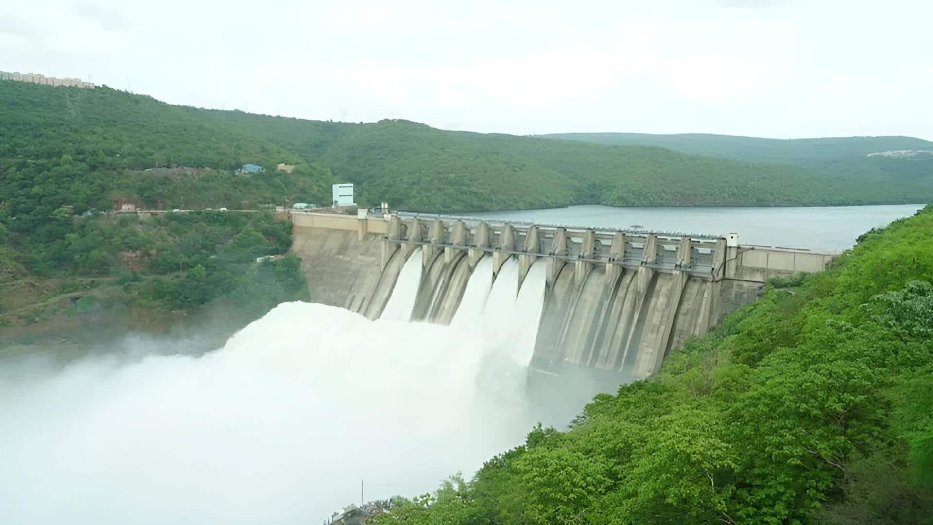 Srisailam: జూరాలకు 1.92 లక్షల క్యూసెక్కుల వరద.. వంద టీఎంసీలకు చేరువలో శ్రీశైలం