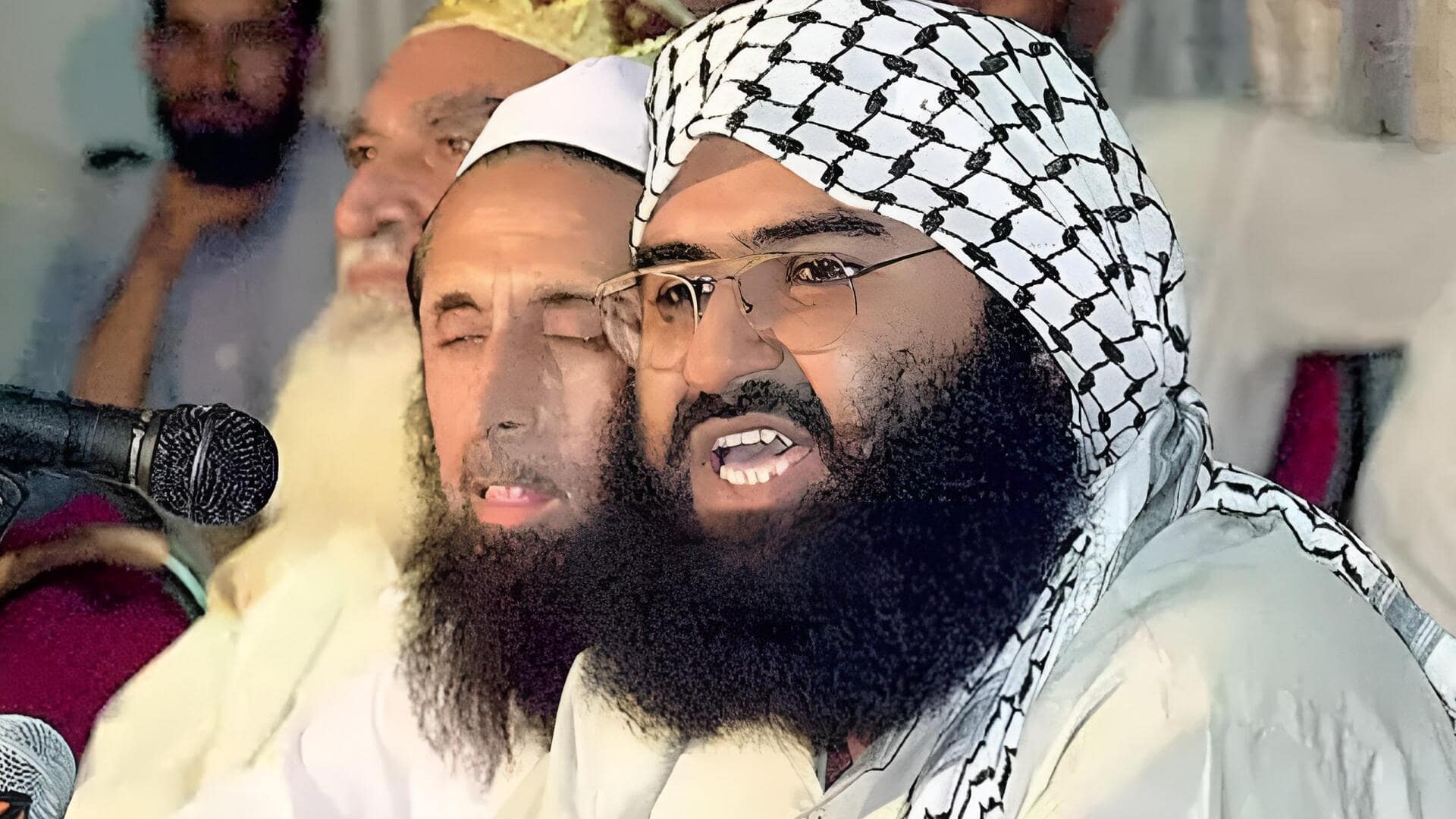 Pakistan: మసూద్‌ అజార్‌పై పాక్‌ భారీ రివార్డ్‌.. ఆచూకీ తెలిపితే రూ.70 లక్షలు!