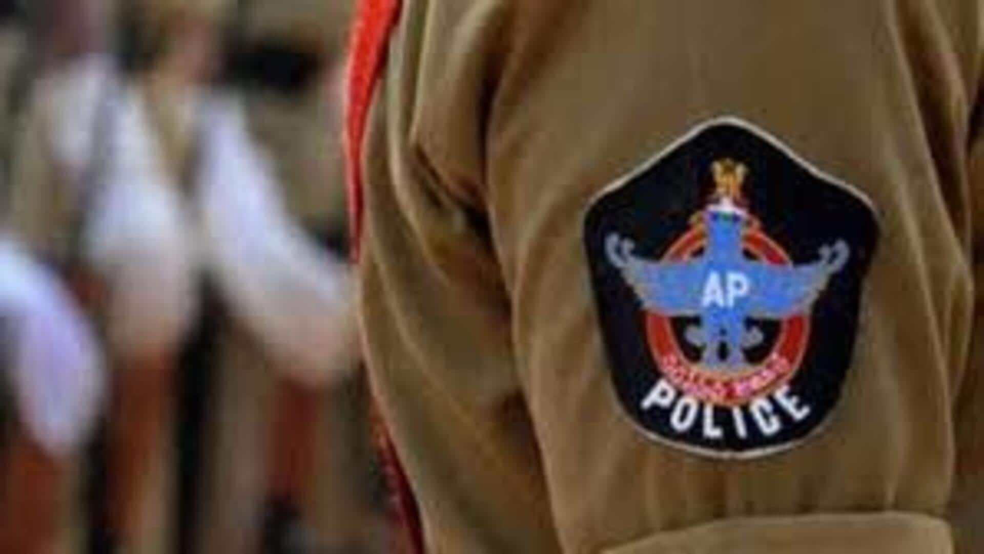 AP police: ఫిర్యాదు,ఎఫ్ఐఆర్ నమోదు,రిమాండ్ రిపోర్టు తయారీకి.. ప్రత్యేక యాప్ సిద్ధం చేసిన విజయవాడ పోలీసులు AP police: ఫిర్యాదు,ఎఫ్ఐఆర్ నమోదు,రిమాండ్ రిపోర్టు తయారీకి.. ప్రత్యేక యాప్ సిద్ధం చేసిన విజయవాడ పోలీసులు