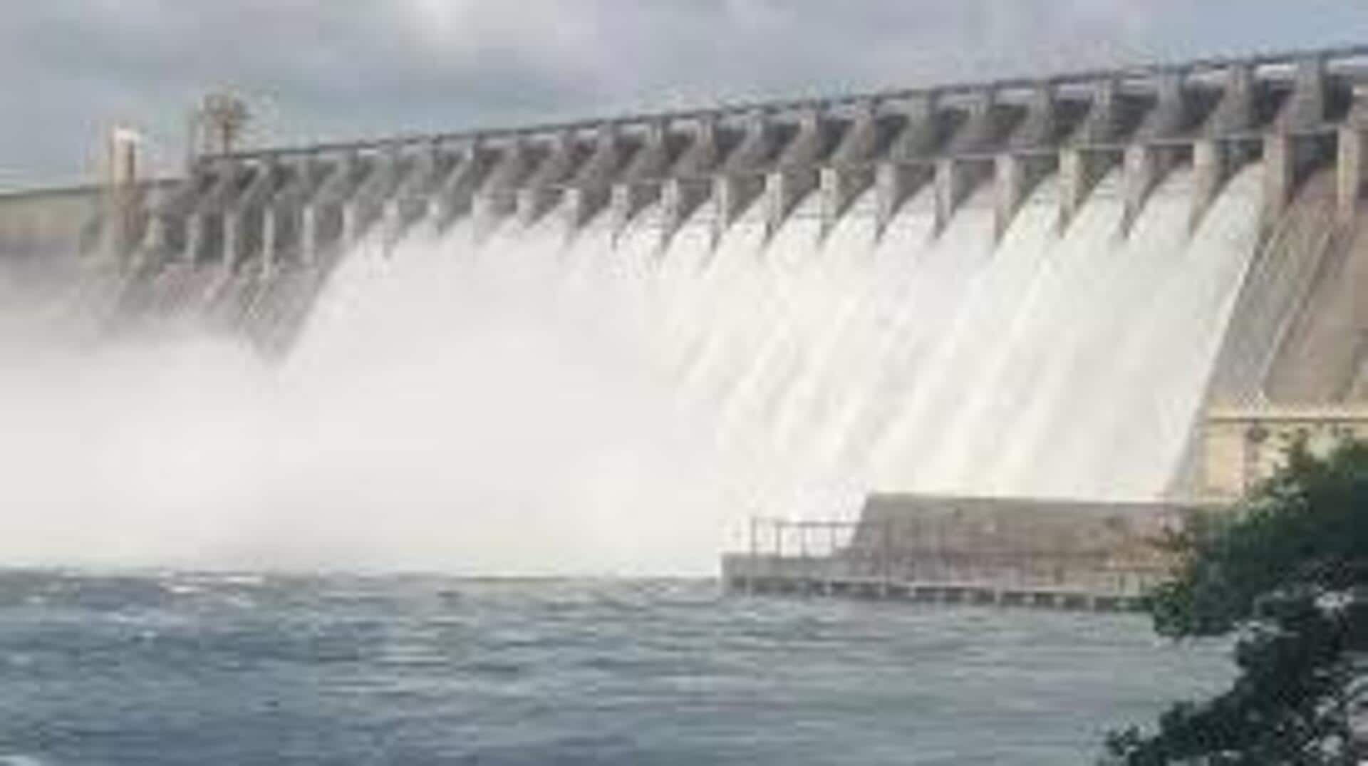 Nagarjuna Sagar: నాగార్జునసాగర్ జలాశయానికి కొనసాగుతున్న వరద ప్రవాహం.. Nagarjuna Sagar: నాగార్జునసాగర్ జలాశయానికి కొనసాగుతున్న వరద ప్రవాహం..