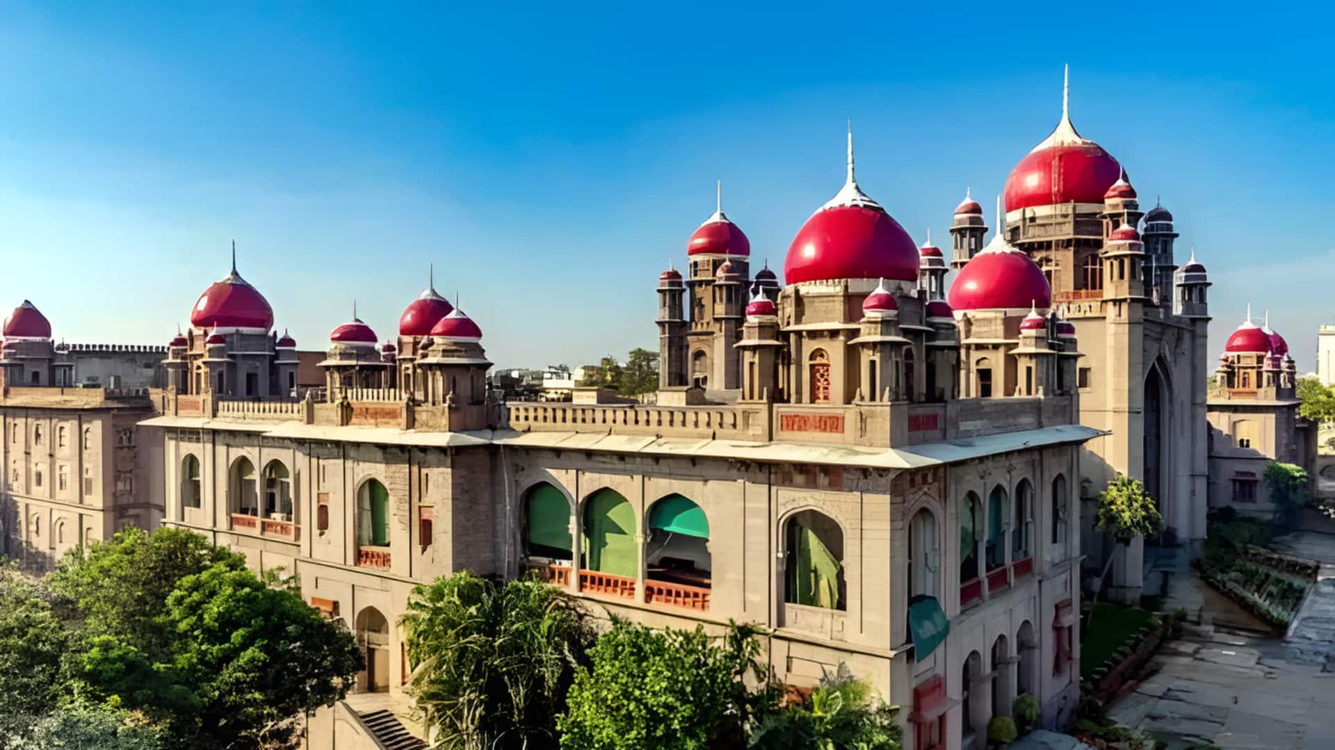 Telangana High Court : హైడ్రా కమిషనర్‌పై హైకోర్టు సీరియస్.. సుమోటోగా ధిక్కరణ కేసు నమోదు