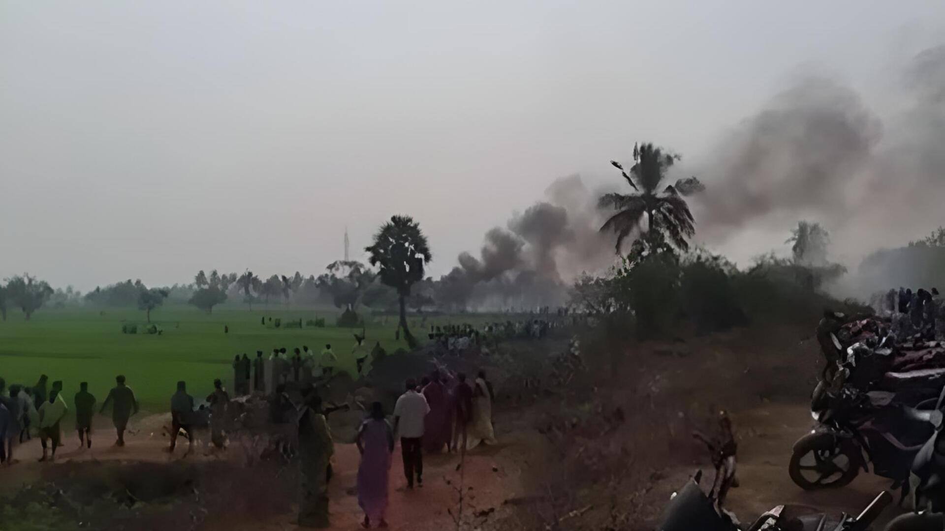 Andhra Pradesh: బాణసంచా ఫ్యాక్టరీలో భారీ పేలుడు…18 మంది మృతి