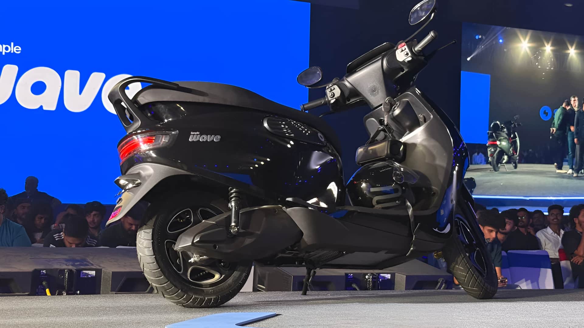 Simple Wave Electric Scooter: రూ.1.10 లక్షలకే సింపుల్ వేవ్ ఎలక్ట్రిక్ స్కూటర్.. 243 కి.మీ. రేంజ్!
