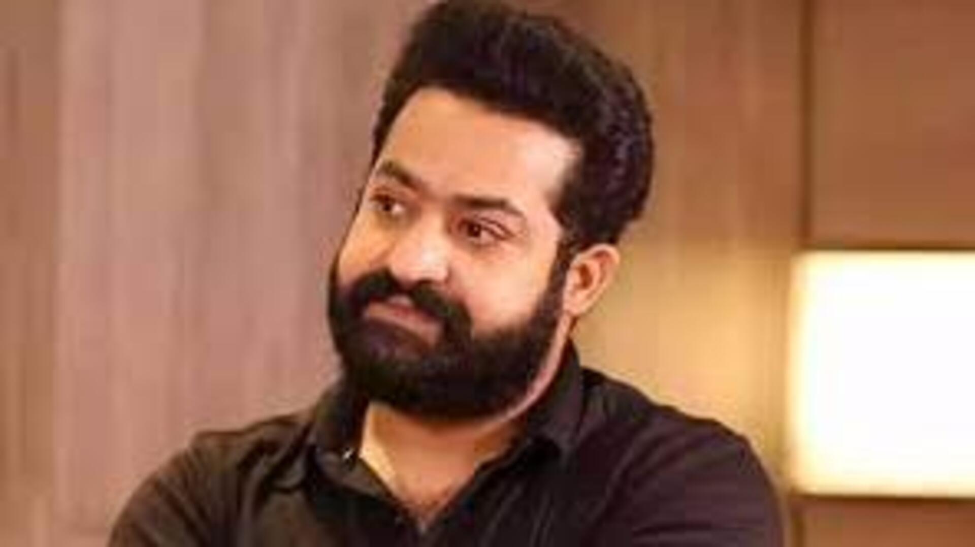 Junior Ntr: దేవరతో ఎన్టీఆర్ జోరు.. వార్ 2 కోసం ముంబైకి వెళ్లిన మాస్ హీరో 