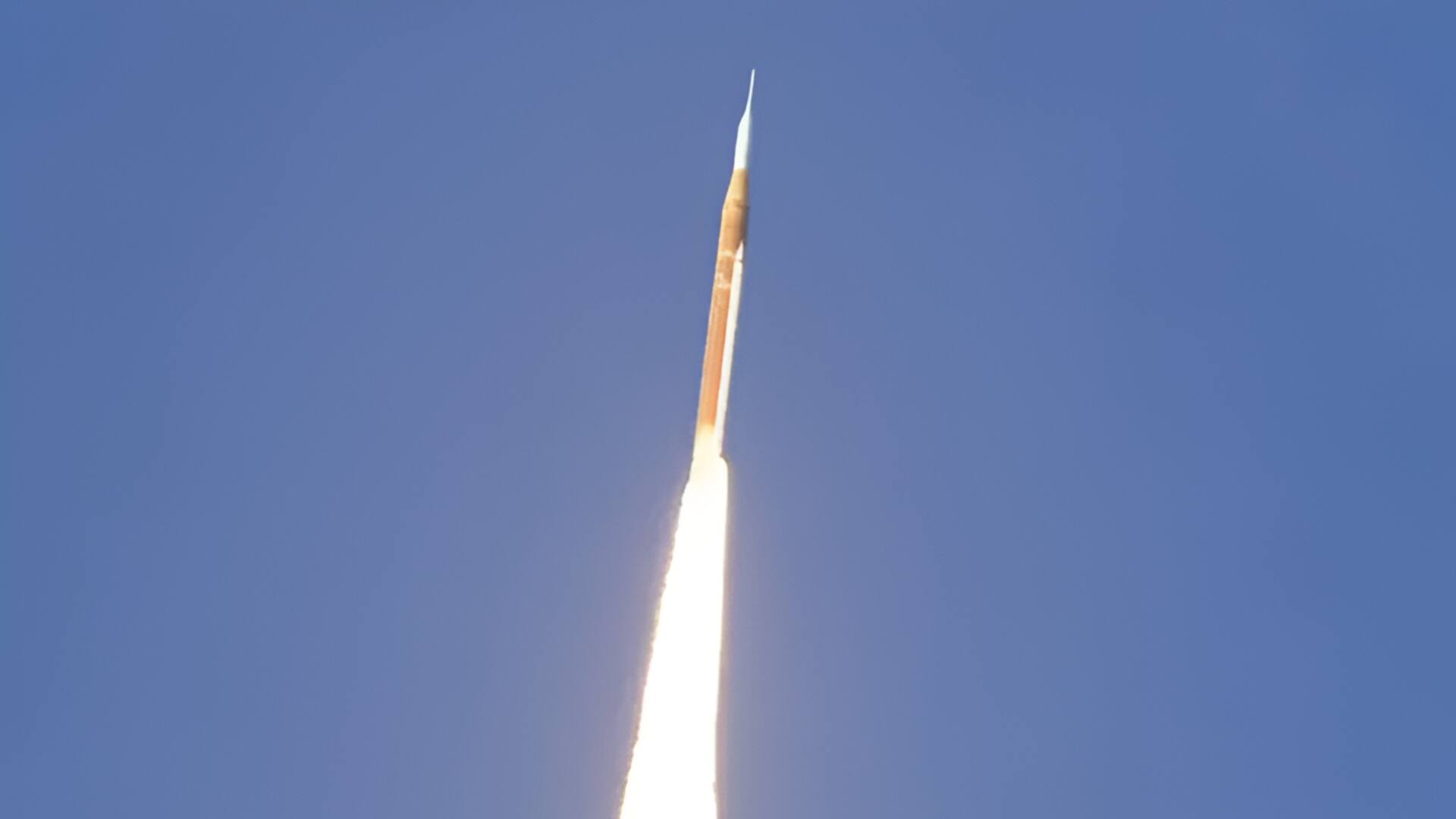 Artemis-2: జాబిల్లి వైపు దూసుకెళ్లిన ఆర్టెమిస్-2 రాకెట్