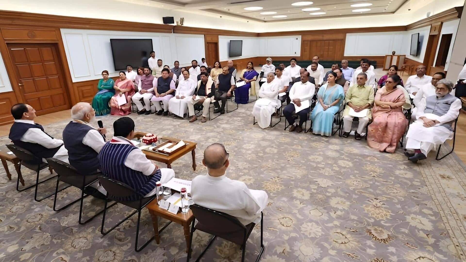PM Modi: 'ఆందోళన అవసరం లేదు.. మీ వెంటే నేనున్నా'.. కొత్త ఎంపీలతో మోదీ