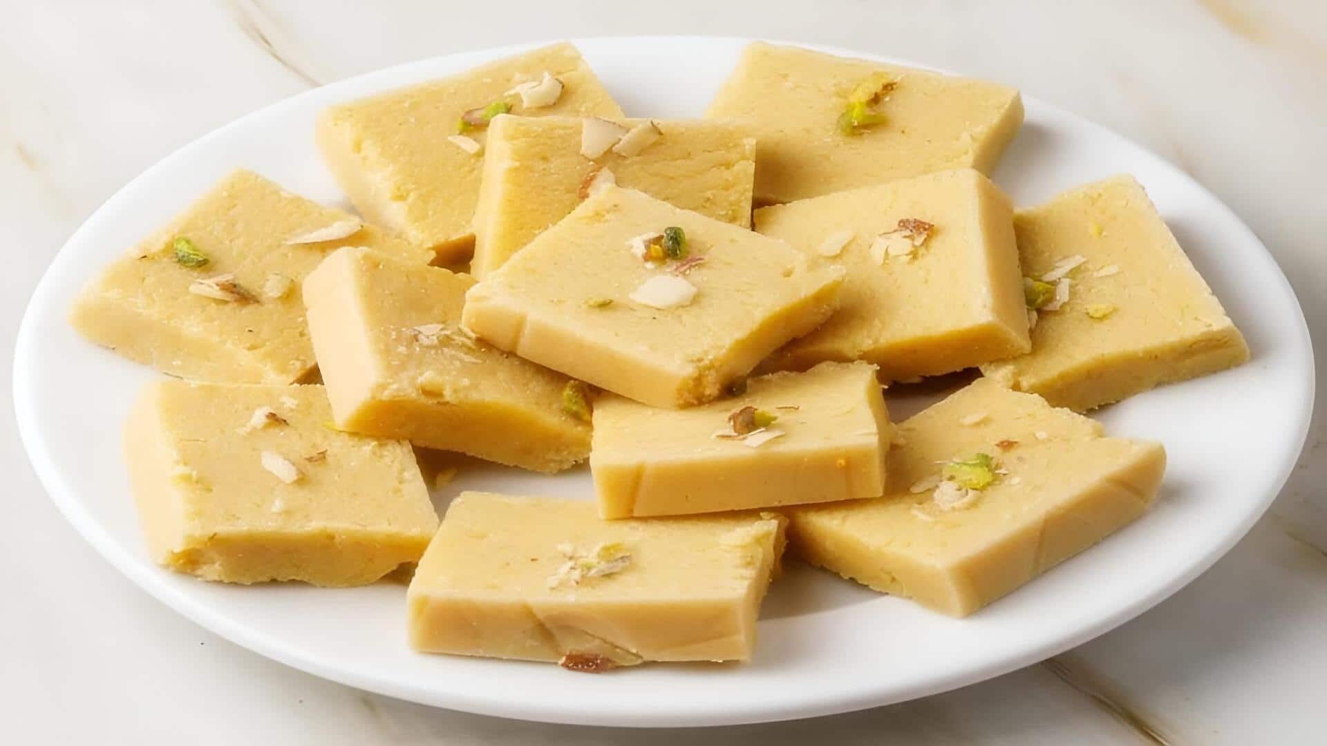 Besan Barfi: లోపల సాఫ్ట్, బయట రిచ్ ఫ్లేవర్.. ఇంట్లో 'బేసన్ బర్ఫీ' ఇలా తయారు చేయండి! 