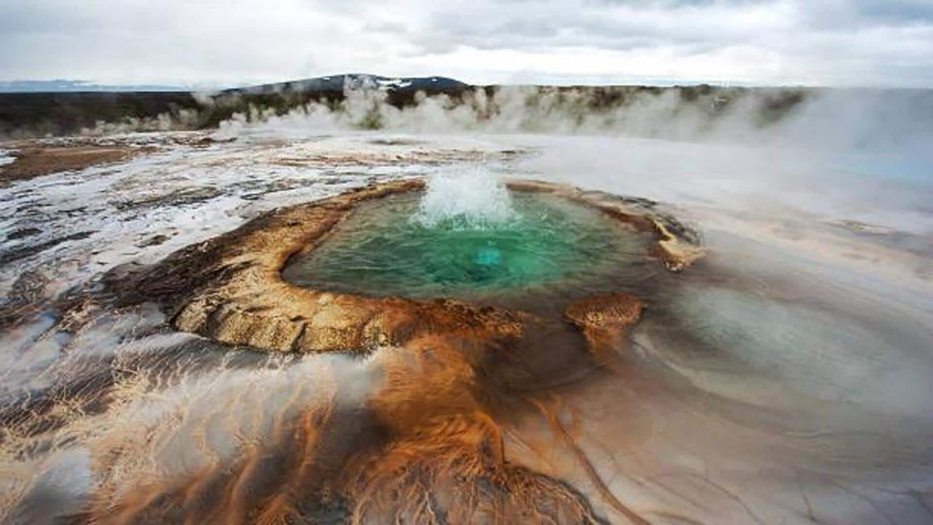 Iceland : మరిగే నీటి ఊటల నుంచి అగ్నిపర్వతాల వరకూ.. ఐస్‌ల్యాండ్ లో చూడాల్సిన ప్రదేశాలివే