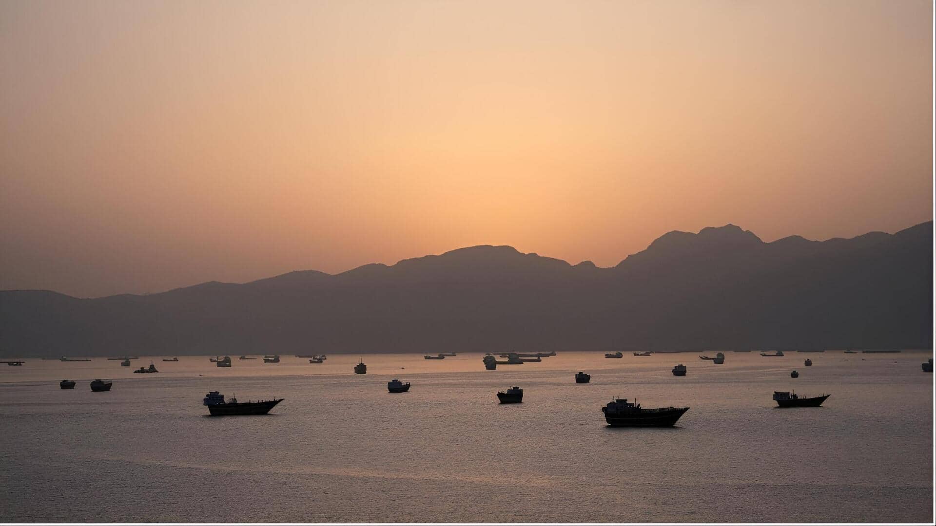 Hormuz Strait Reopens: హర్మూజ్ మార్గం క్లియర్.. జలసంధిని దాటిన 30 భారత నౌకలు,మరో 26 ప్రయాణానికి సిద్ధం
