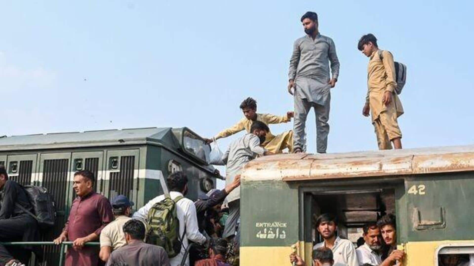 Jaffar Express: మరోసారి ప్రమాదానికి గురైన పాకిస్థాన్ లో జాఫర్ ఎక్స్ప్రెస్ .. రైల్వే ట్రాక్పై బాంబు పేలుడు Jaffar Express: మరోసారి ప్రమాదానికి గురైన పాకిస్థాన్ లో జాఫర్ ఎక్స్ప్రెస్ .. రైల్వే ట్రాక్పై బాంబు పేలుడు