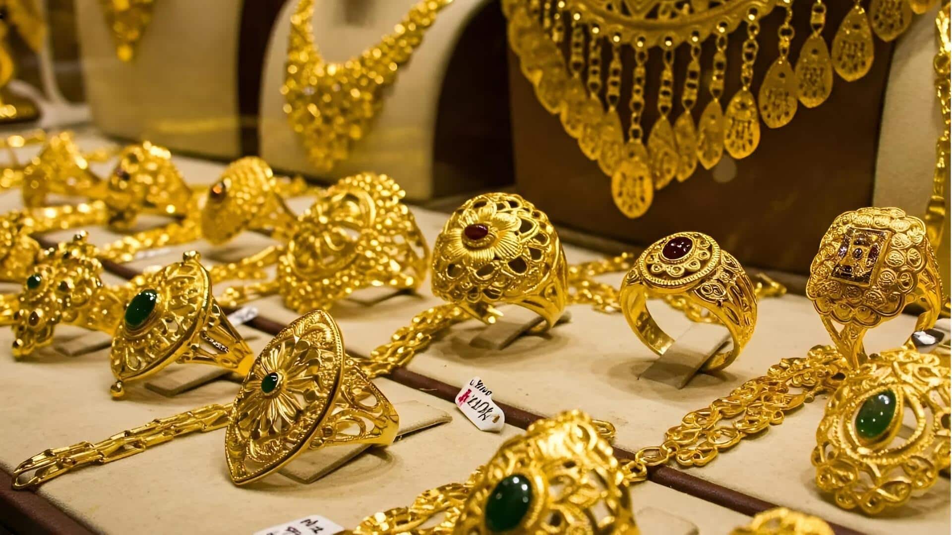 Gold, Silver Prices Surge Again: మళ్లీ పెరిగిన బంగారం,వెండి ధరలు .. హైదరాబాద్‌లో తులం బంగారం ఎంతంటే?