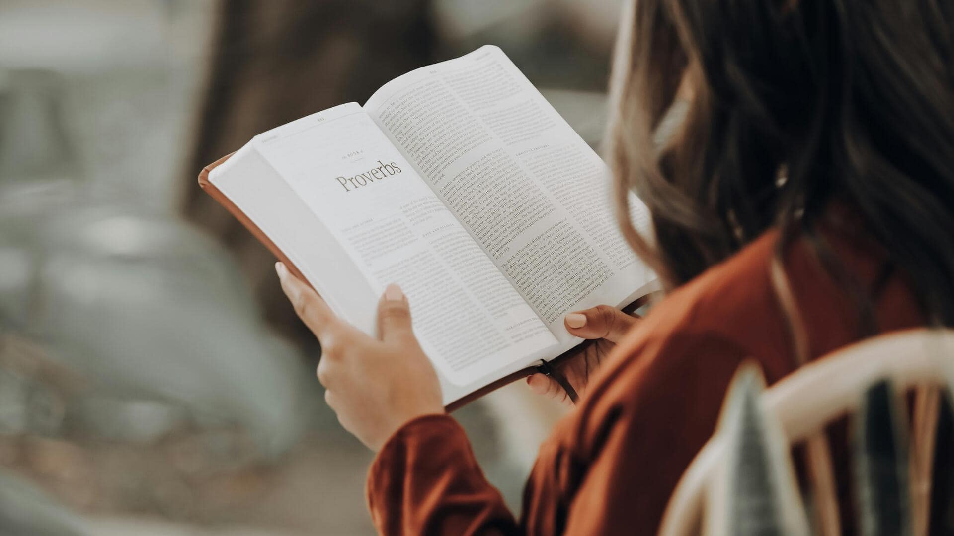 Reading books: పుస్తకాలతో రిలాక్స్ అవ్వండి.. ఈవెనింగ్ రీడింగ్‌ని ఎంజాయ్ చేయడానికి బెస్ట్ టిప్స్ ఇవే!