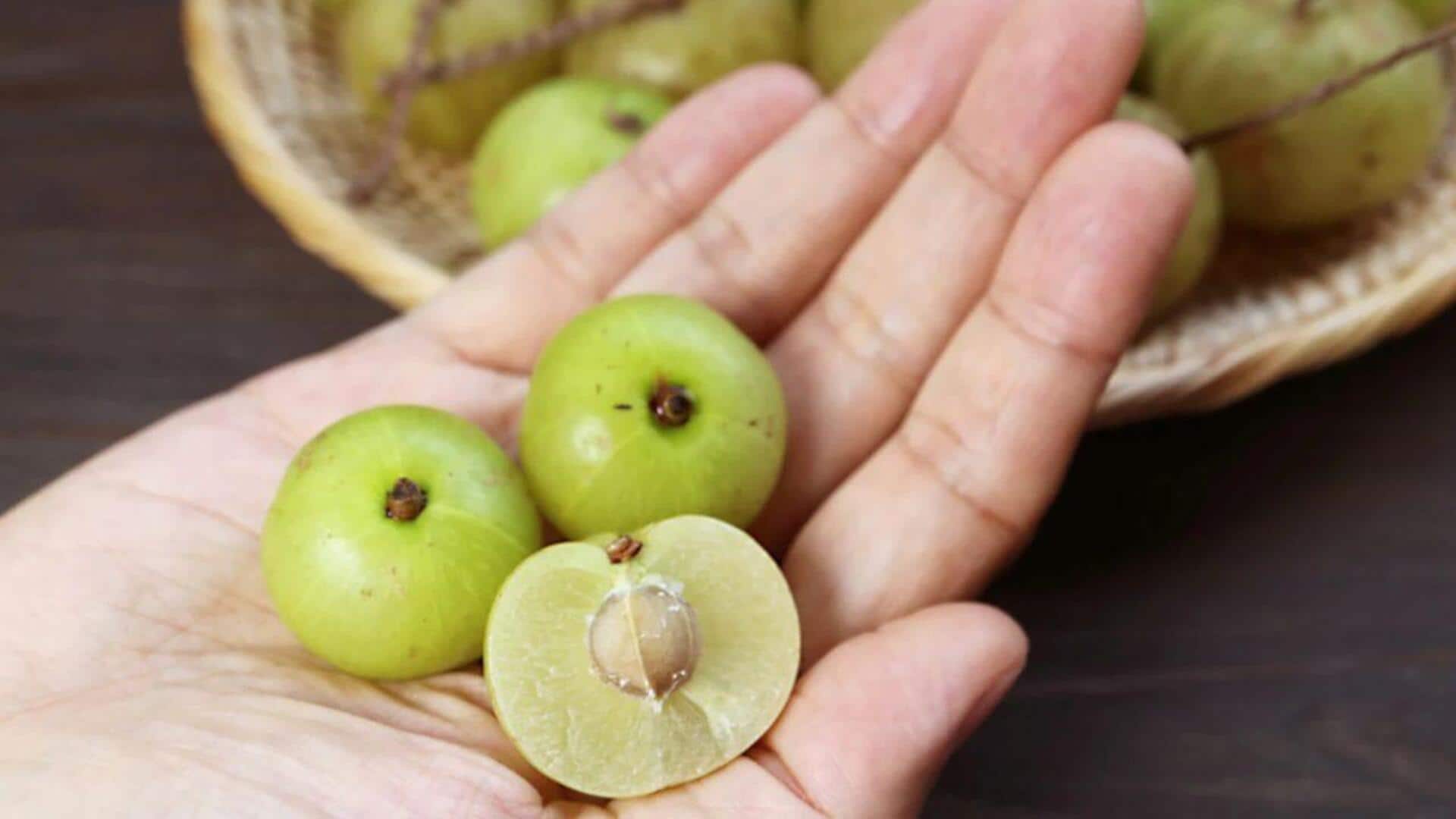 Health Tips: దంతాల ఆరోగ్యానికి అద్భుత ఔషధం ఉసిరి.. ఆరోగ్య ప్రయోజనాలివే..