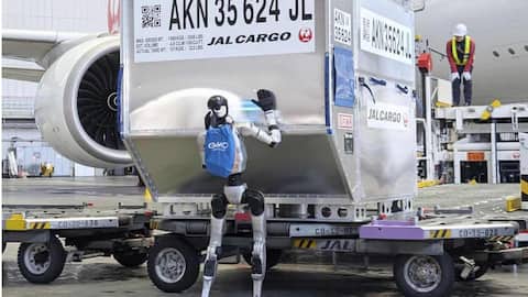 Humanoid robots: జపాన్ ఎయిర్‌పోర్ట్‌లో బ్యాగేజీ హ్యాండ్లర్లుగా హ్యూమనాయిడ్ రోబోలు.. మే నుంచి ట్రయల్ ప్రారంభం