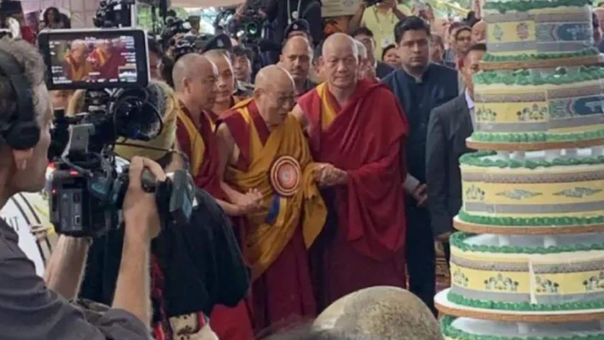 Dalai Lama: దలైలామా వారసుడిపై నిర్ణయం.. ఆయనకే అధికారం లేదంటున్న చైనా రాయబారి Dalai Lama: దలైలామా వారసుడిపై నిర్ణయం.. ఆయనకే అధికారం లేదంటున్న చైనా రాయబారి