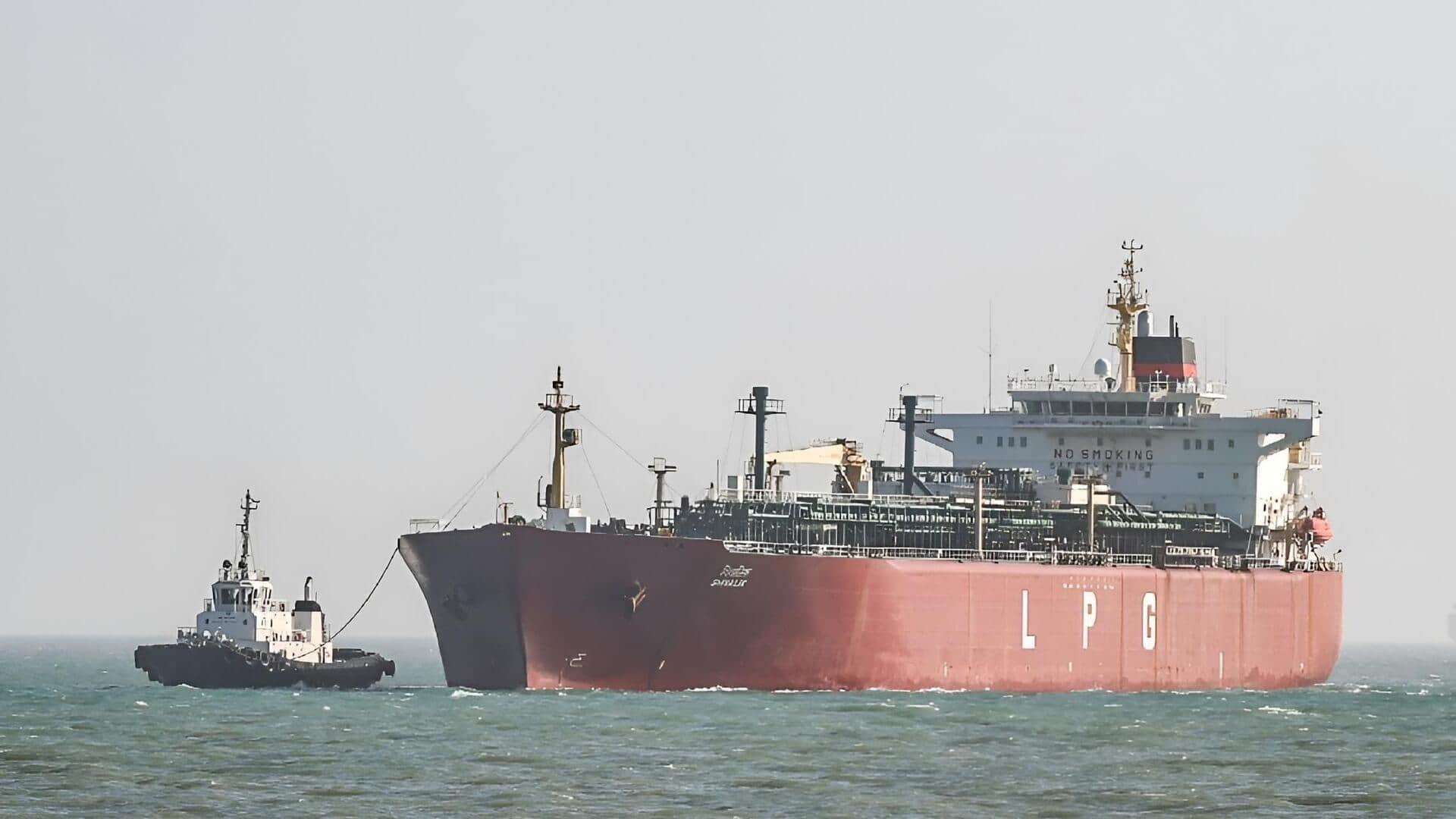 Strait of Hormuz: పశ్చిమాసియా యుద్ధ ప్రభావం.. హర్మూజ్ వద్ద చిక్కుకున్న 28 భారత ఇంధన నౌకలు