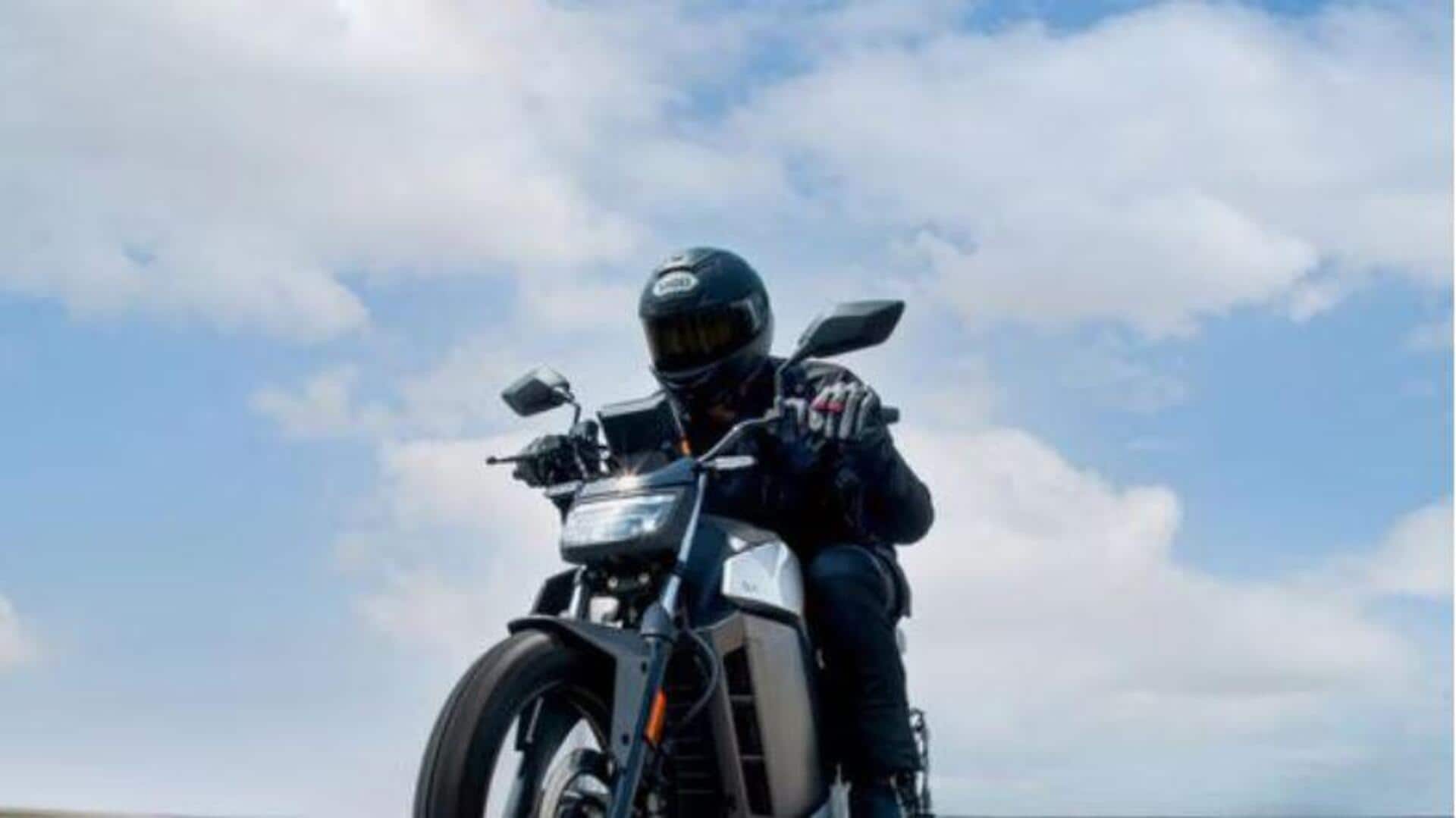 Ola Roadster X: ఓలా రోడ్స్టర్ ఎక్స్.. సింగిల్ ఛార్జ్తో 250 కి.మీ రేంజ్ Ola Roadster X: ఓలా రోడ్స్టర్ ఎక్స్.. సింగిల్ ఛార్జ్తో 250 కి.మీ రేంజ్