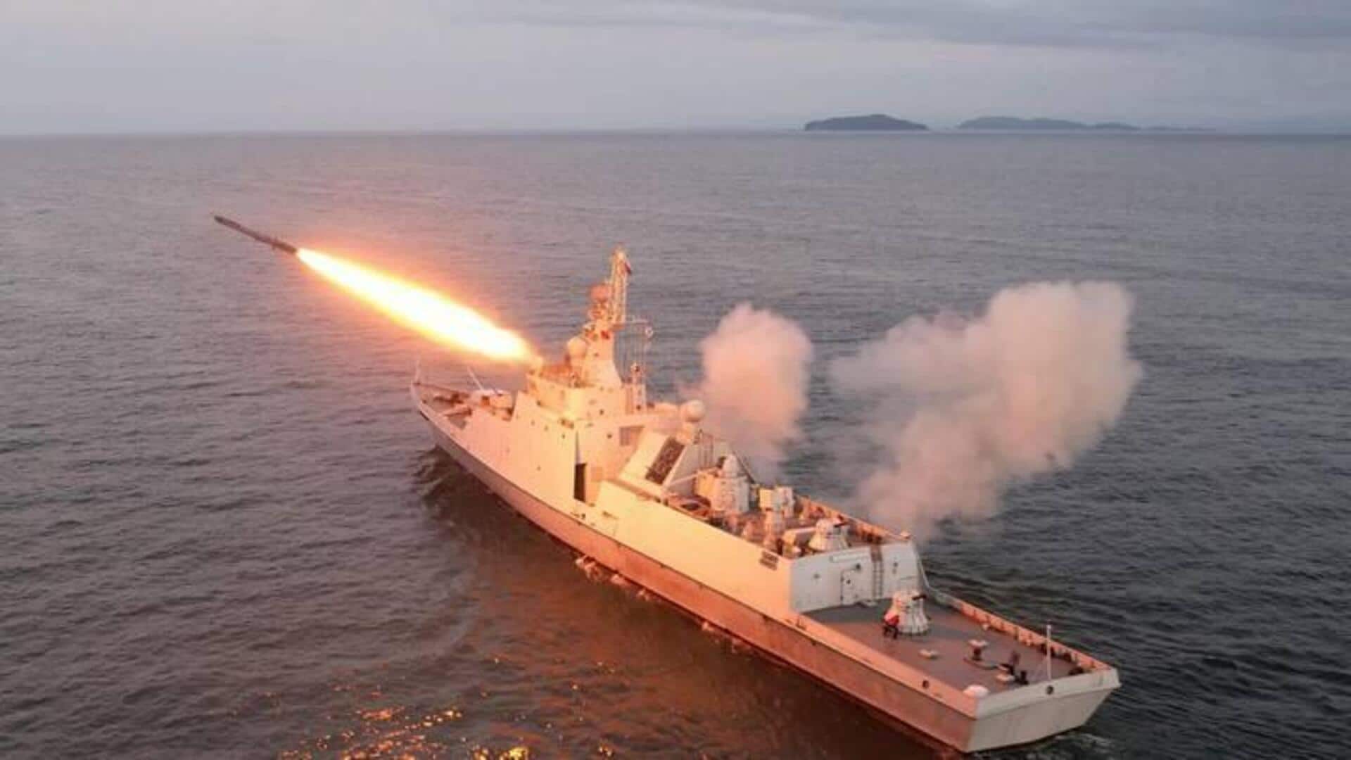 Houthi Missile Strikes: ఎర్ర సముద్రంలో రెచ్చిపోయిన హౌతీలు.. నౌకను వదిలి వెళ్లిన సిబ్బంది 