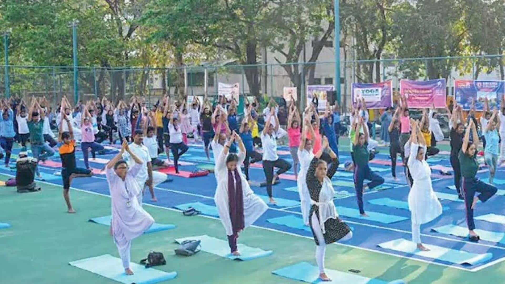 Yoga Andhra: 21న రాష్ట్రవ్యాప్తంగా యోగాంధ్ర కార్యక్రమాలు.. ఒకేసారి రెండు రికార్డుల సాధనకు కృషి Yoga Andhra: 21న రాష్ట్రవ్యాప్తంగా యోగాంధ్ర కార్యక్రమాలు.. ఒకేసారి రెండు రికార్డుల సాధనకు కృషి
