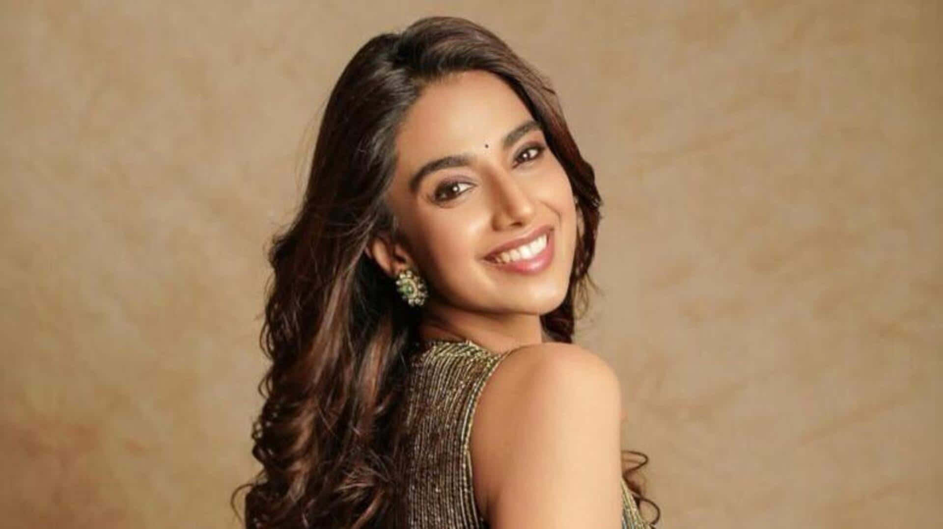 Meenakshi: మీనాక్షి చౌదరికి ఊరట.. అశ్లీల కంటెంట్‌పై కోర్టు కీలక ఆదేశాలు