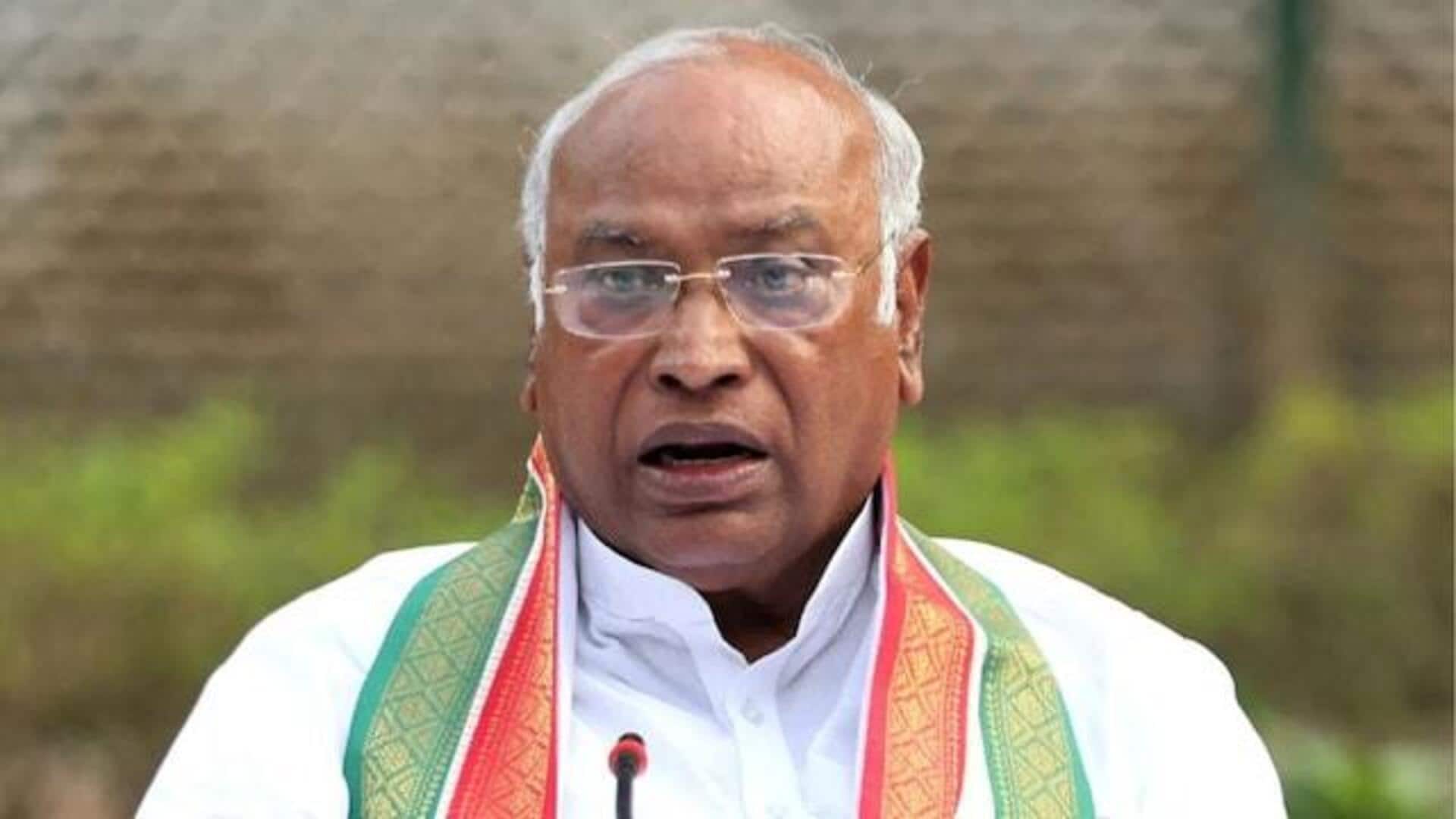 Mallikarjun Kharge: కర్ణాటకకు కొత్త ముఖ్యమంత్రి? ఆసక్తికరంగా ఖర్గే వ్యాఖ్యలు Mallikarjun Kharge: కర్ణాటకకు కొత్త ముఖ్యమంత్రి? ఆసక్తికరంగా ఖర్గే వ్యాఖ్యలు