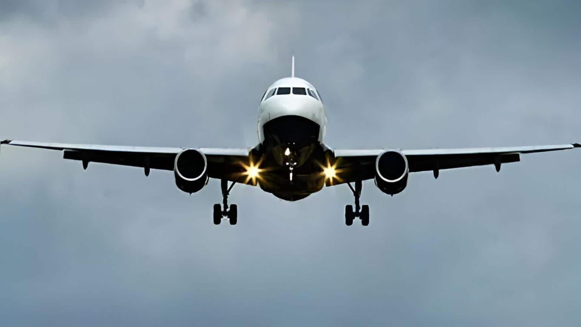 Srinagar: శ్రీనగర్‌ ఎయిర్‌పోర్ట్‌లో భారీ మంచు.. 50 విమాన సర్వీసులు రద్దు