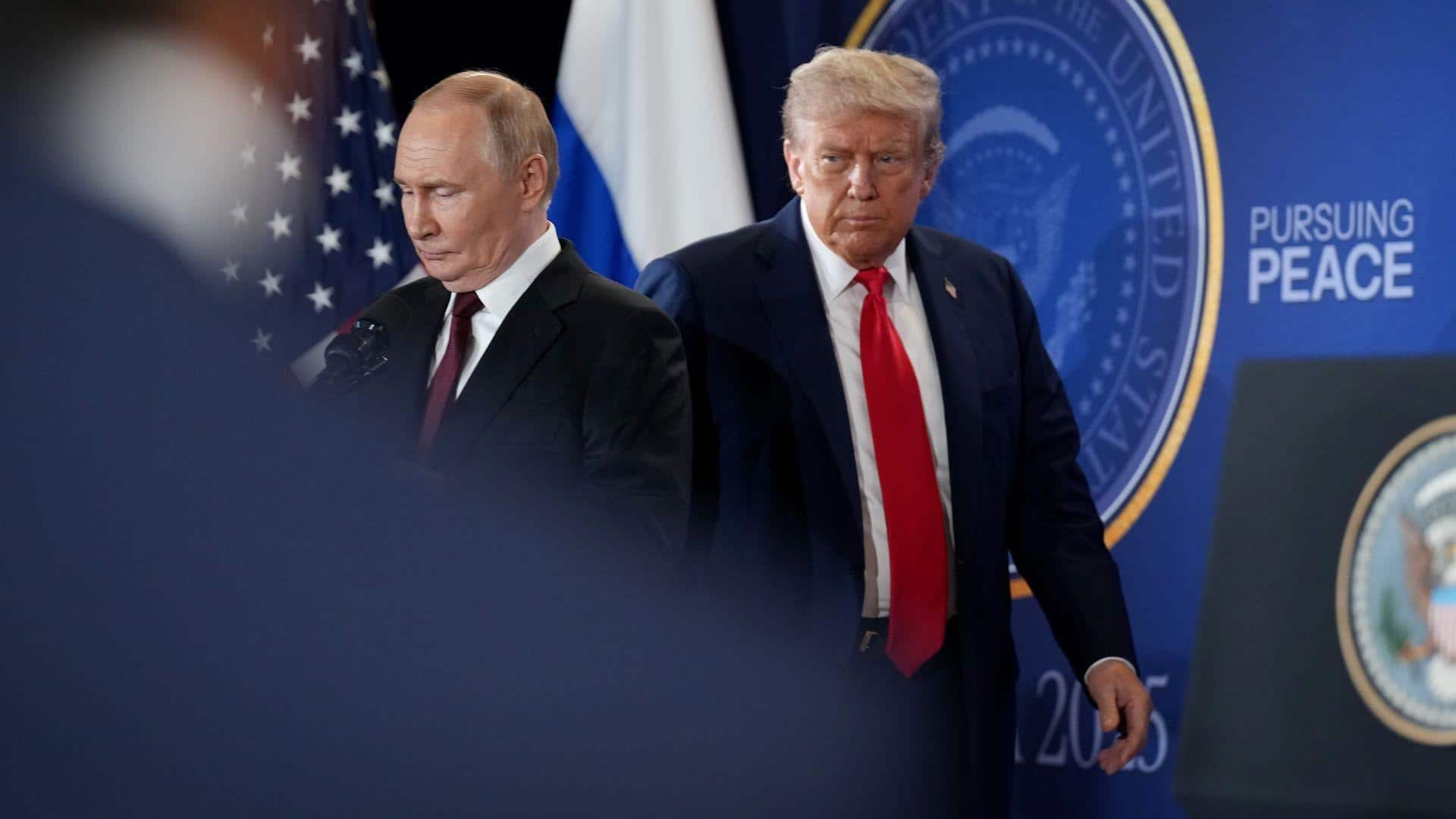 US sanctions: అతిపెద్ద రష్యా చమురు సంస్థలపై అమెరికా ఆంక్షలు.. సరికొత్త వ్యూహంతో ట్రంప్   US sanctions: అతిపెద్ద రష్యా చమురు సంస్థలపై అమెరికా ఆంక్షలు.. సరికొత్త వ్యూహంతో ట్రంప్