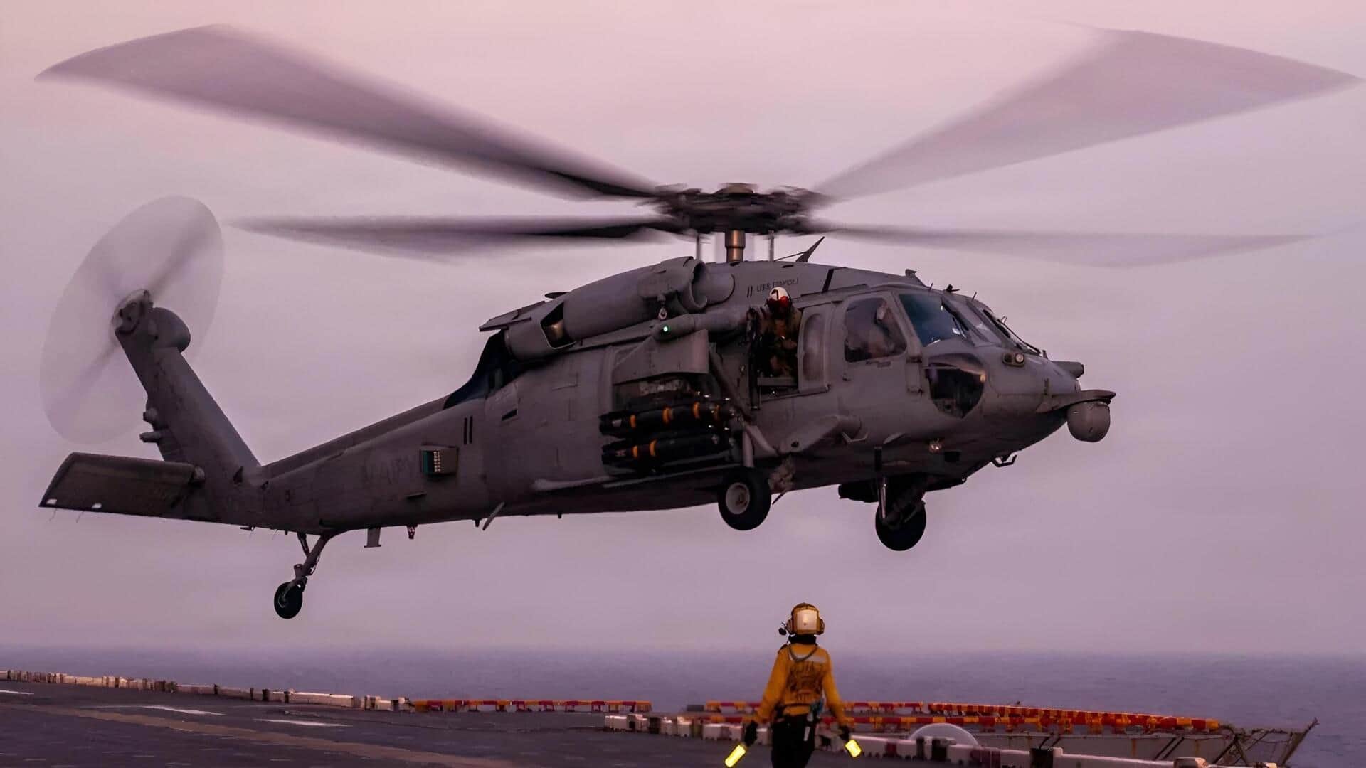 US navy: అరేబియా సముద్రంలో అమెరికా హెలికాప్టర్ అత్యవసర ల్యాండింగ్: ఒకరి గల్లంతు