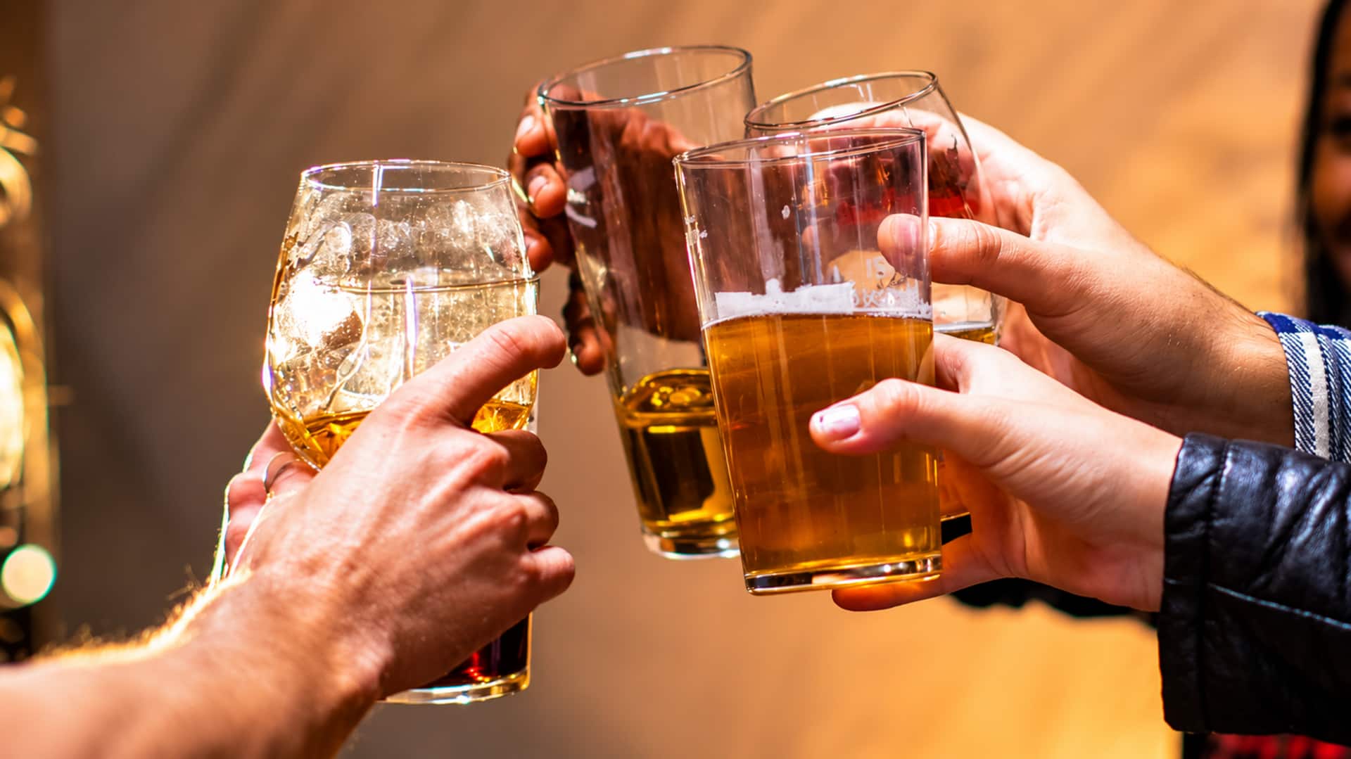 Alcohol: మద్యం వినియోగానికి యువత దూరం.. కోవిడ్ తర్వాత తొలిసారి తగ్గిన మద్యం వినియోగం
