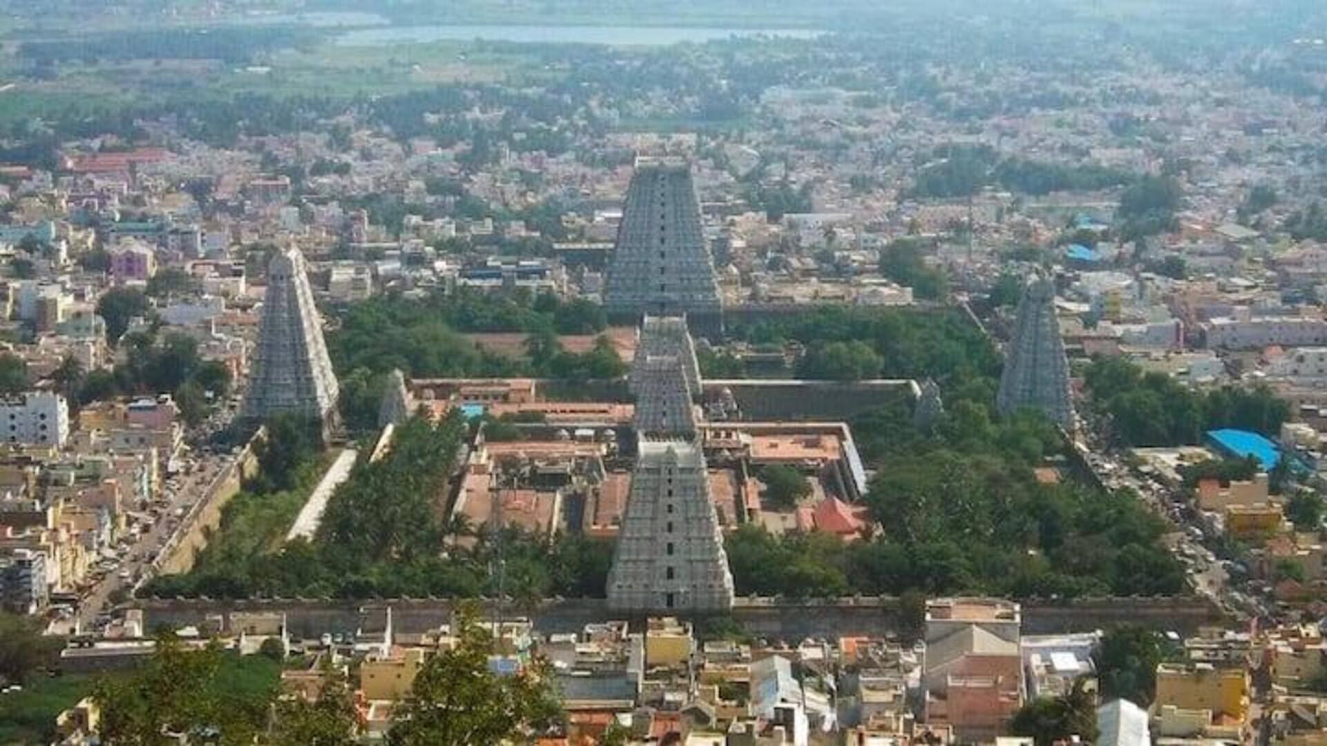 Tamil Nadu: తిరువణ్ణామలై ఆలయ ప్రాంగణంలో నాన్ వెజ్ తిన్న వ్యక్తి.. అరెస్ట్ చేసిన పోలీసులు.. Tamil Nadu: తిరువణ్ణామలై ఆలయ ప్రాంగణంలో నాన్ వెజ్ తిన్న వ్యక్తి.. అరెస్ట్ చేసిన పోలీసులు..