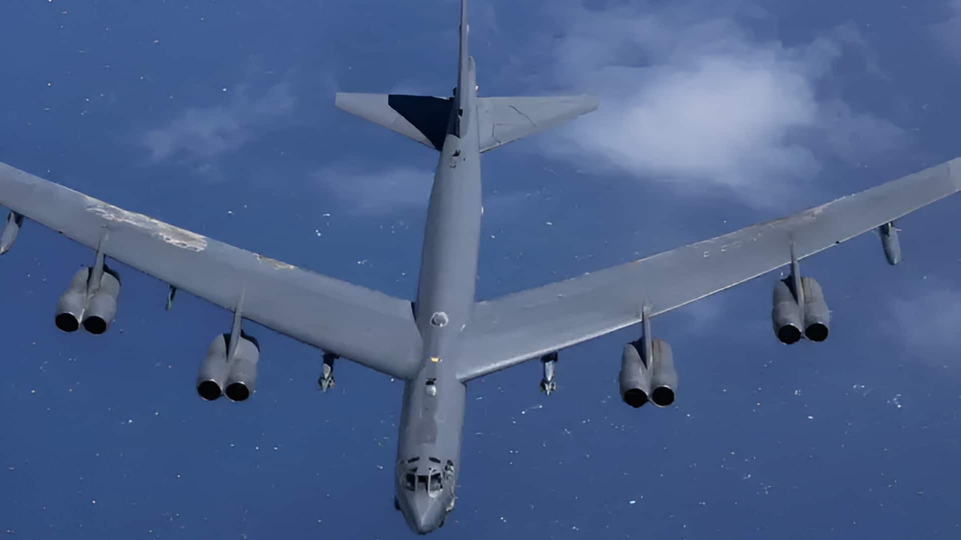 B-52 Stratofortress: అమెరికా బి-52 స్ట్రాటోఫోర్ట్రెస్‌ బాంబర్‌: గాల్లో ఎగిరే ఉక్కు డేగ శక్తి ఏమిటి?