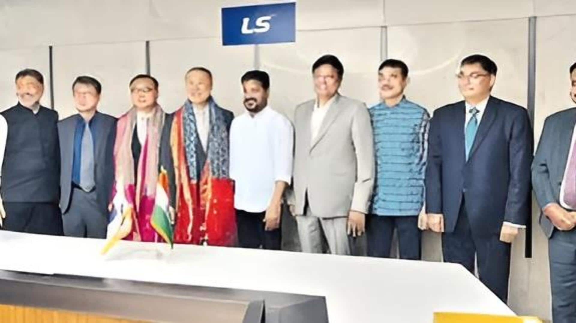 Hyundai: తెలంగాణలో హ్యుందాయ్ భారీ టెస్ట్ సెంటర్ ఏర్పాటు .. రాష్ట్రంలో 675 ఎకరాల్లో రూ.8,528 కోట్లతో ప్రాజెక్టు Hyundai: తెలంగాణలో హ్యుందాయ్ భారీ టెస్ట్ సెంటర్ ఏర్పాటు .. రాష్ట్రంలో 675 ఎకరాల్లో రూ.8,528 కోట్లతో ప్రాజెక్టు