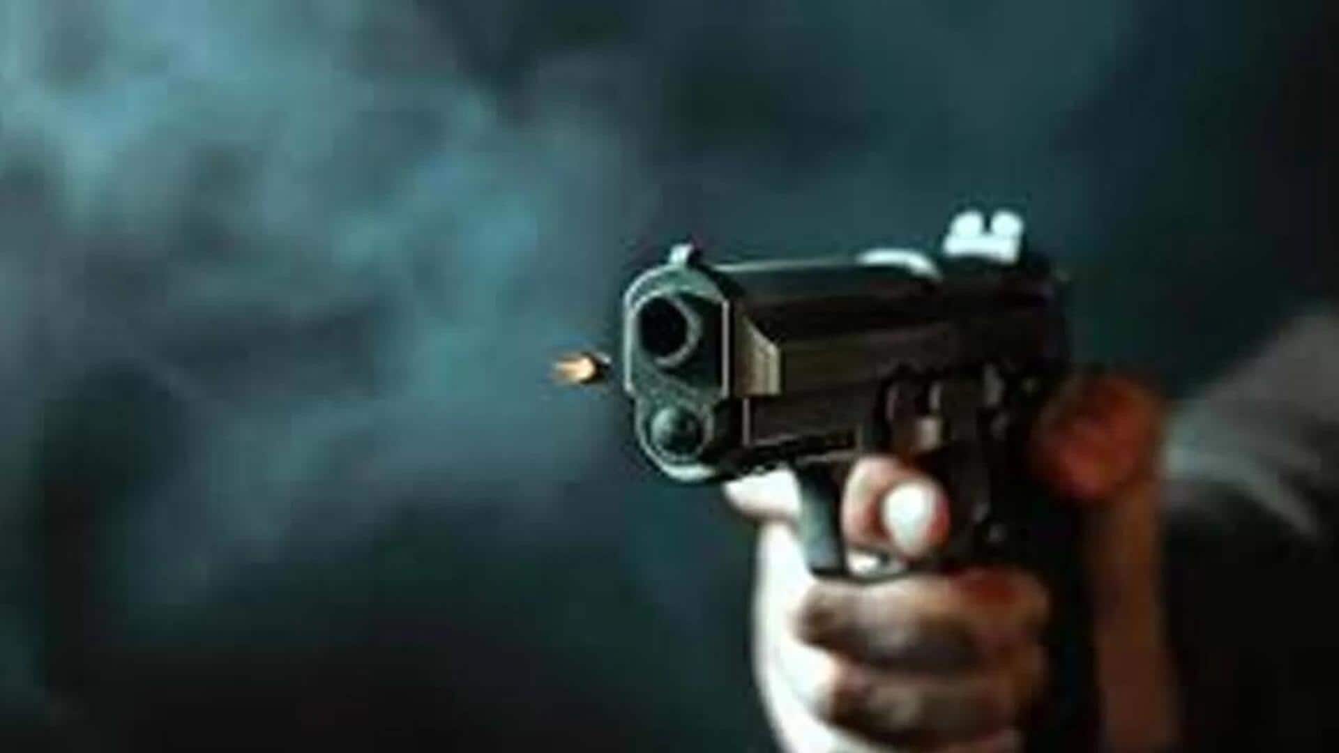 Hyderabad: మలక్పేటలోని శాలివాహన నగర్ లో పార్కులో వాకర్స్ పై కాల్పులు.. ఒకరి మృతి Hyderabad: మలక్పేటలోని శాలివాహన నగర్ లో పార్కులో వాకర్స్ పై కాల్పులు.. ఒకరి మృతి