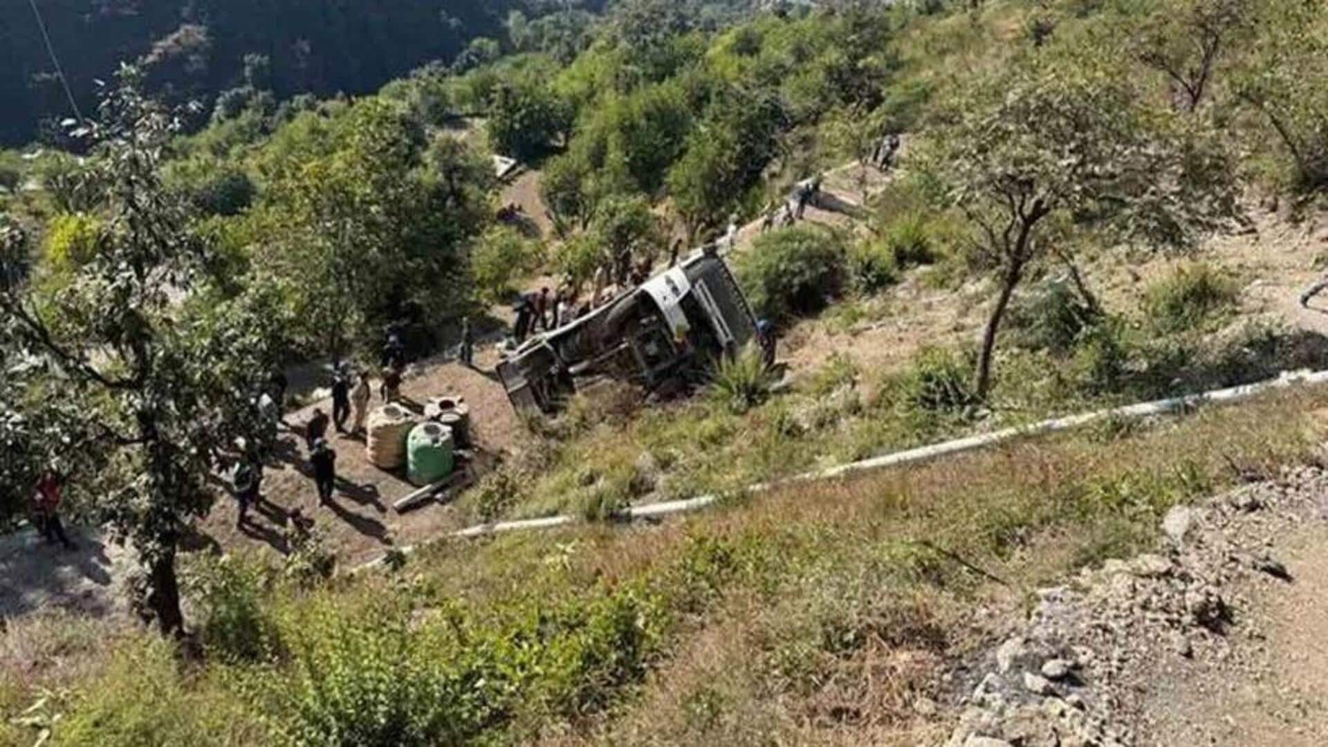 Bus Accident: ఉత్తరాఖండ్‌ లో ఘోర బస్సు ప్రమాదం.. లోయలో పడిన బస్సు.. ఐదుగురు మృతి