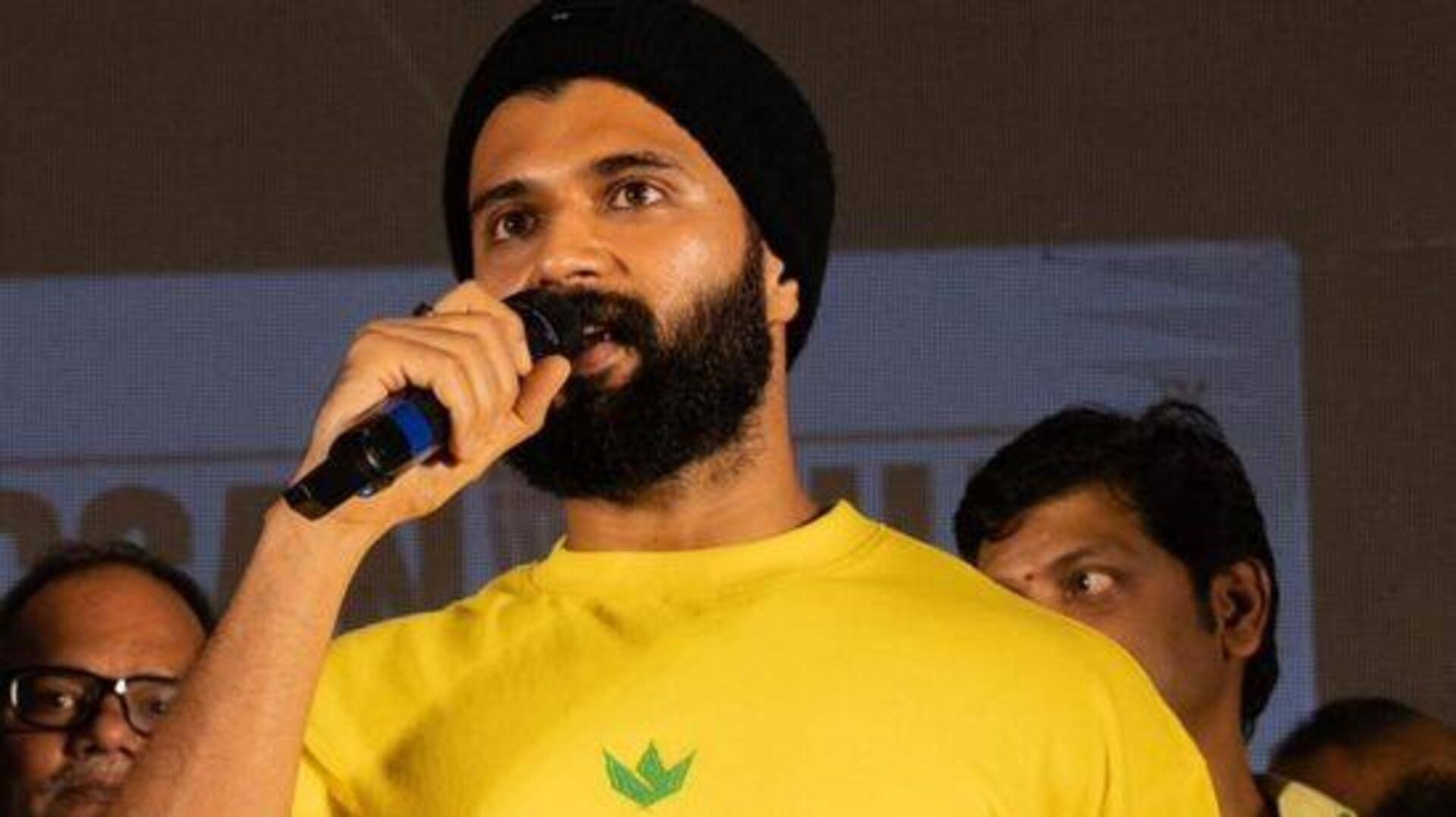 Vijay Devarakonda: "షారుక్ ఖాన్ మాటను తప్పు అనాలని అనిపించింది": విజయ్ దేవరకొండ Vijay Devarakonda: "షారుక్ ఖాన్ మాటను తప్పు అనాలని అనిపించింది": విజయ్ దేవరకొండ