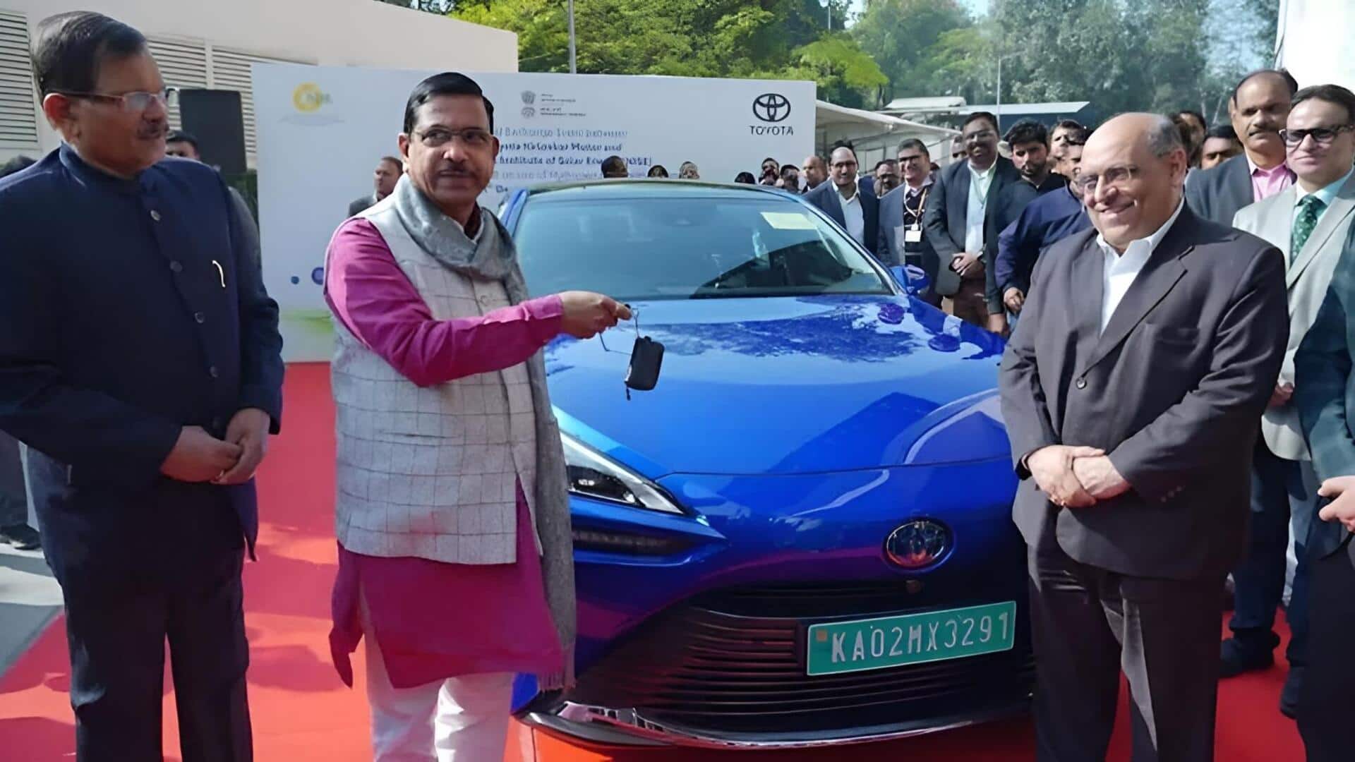Toyota Mirai: టయోటా మిరాయ్.. పెట్రోల్, డీజిల్, ఛార్జింగ్ అవసరం లేదు