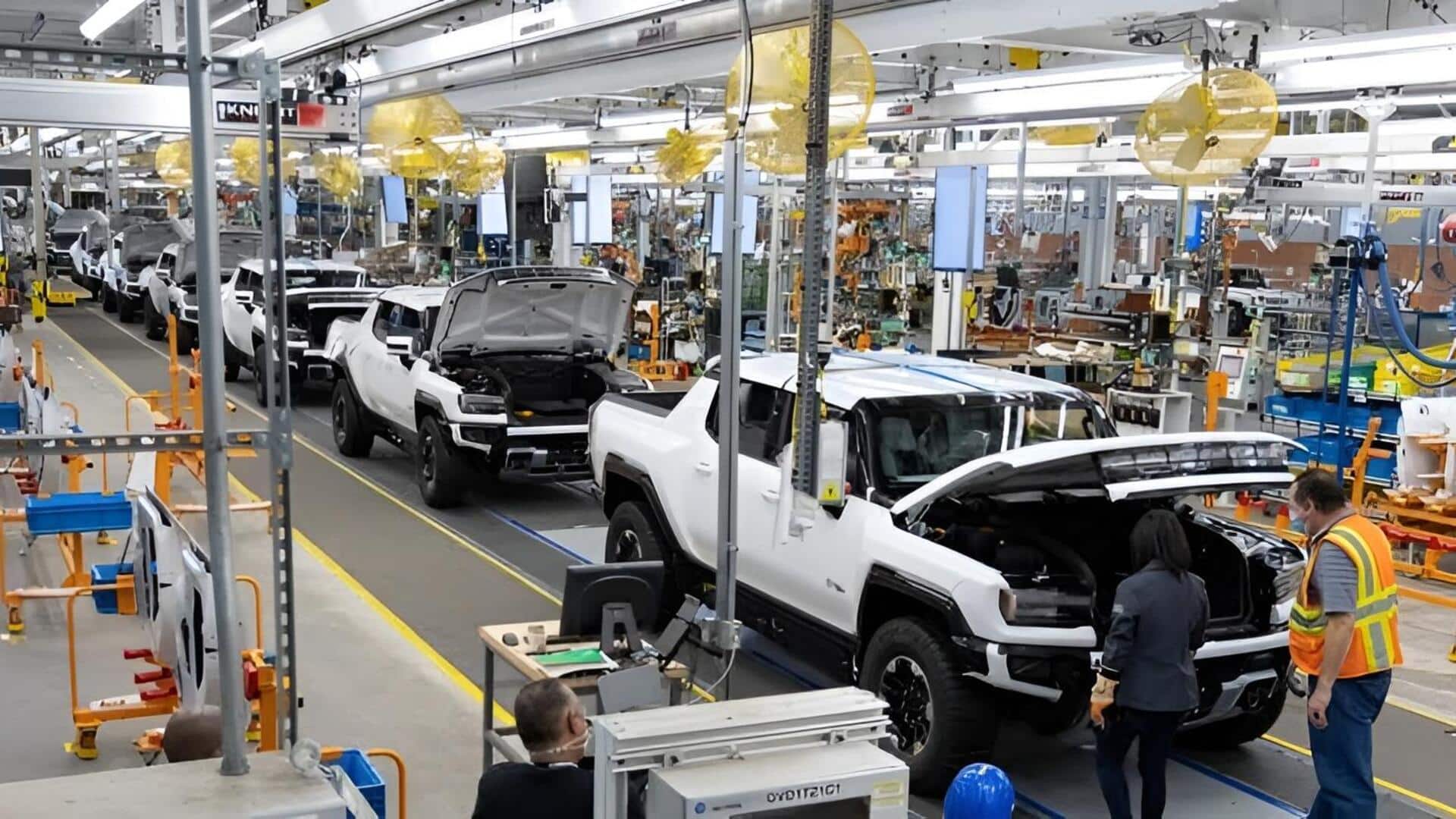 General Motors Layoffs: 1,000 మంది ఉద్యోగులకు బదులు 50 రోబోలు..  