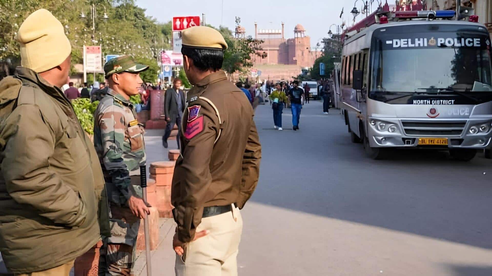 Delhi: దిల్లీలో ఉగ్రదాడి కుట్ర భగ్నం.. నలుగురిని అరెస్టు చేసిన పోలీసులు