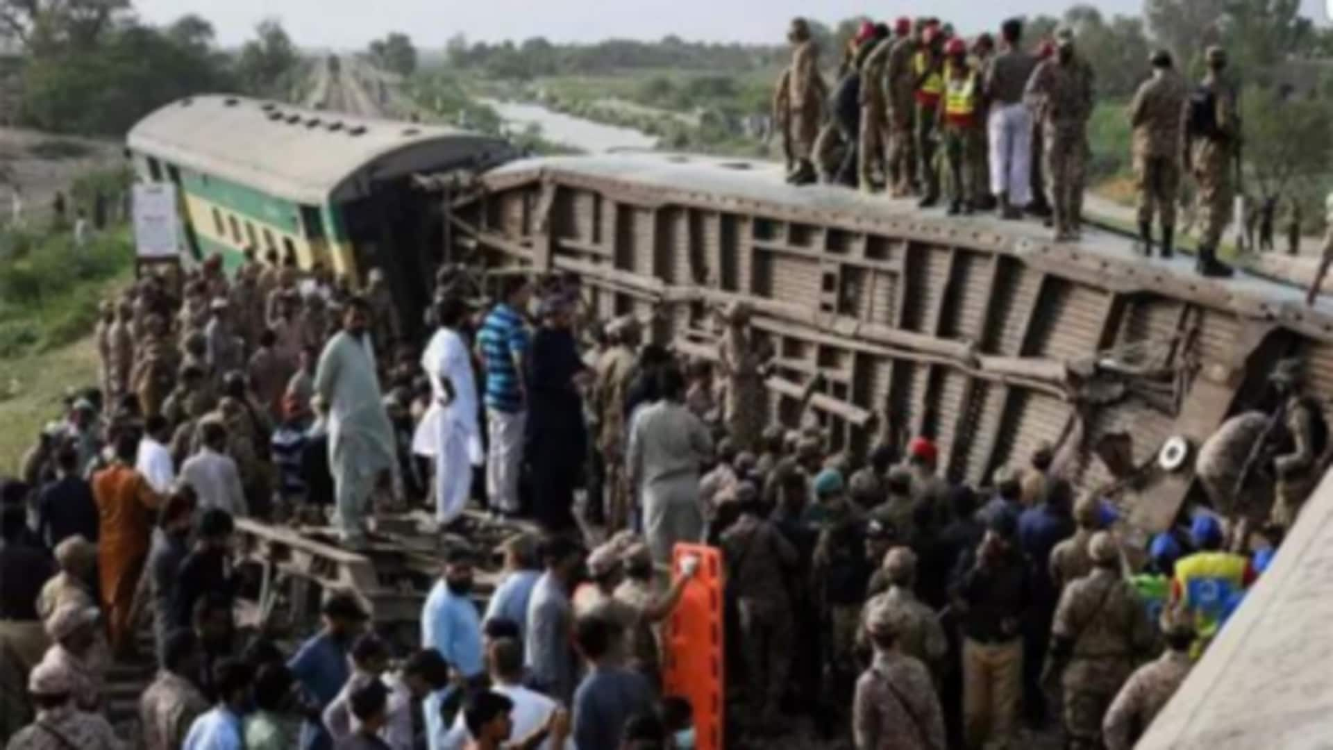 Pakistan train hijack: పాక్‌ రైలు హైజాక్‌ ఘటన.. 16 మంది ఉగ్రవాదులు హతం, 104 మంది ప్రయాణికులు సురక్షితం 