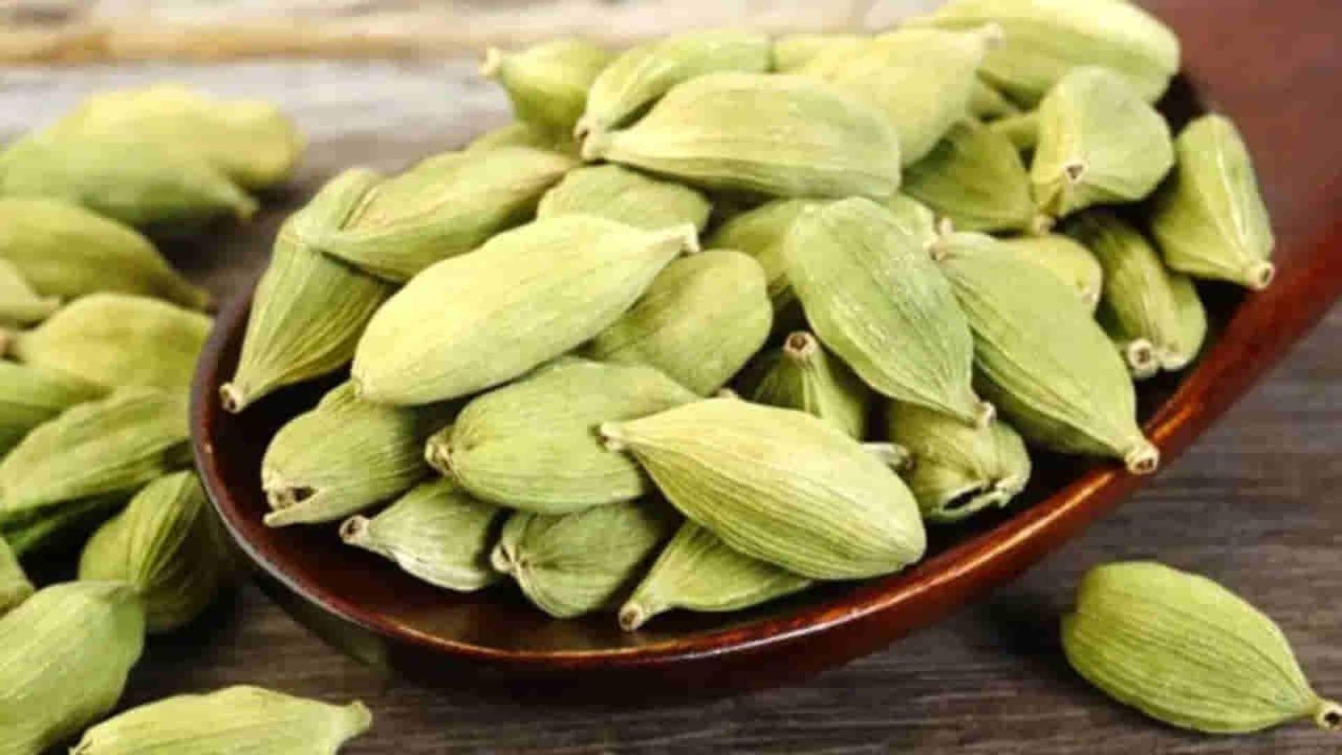 Cardamom Benefits : జీర్ణక్రియ సమస్యతో బాధపడుతున్నారా? యాలకులతో ఇలా చేస్తే ఆ బాధ ఉండదు..