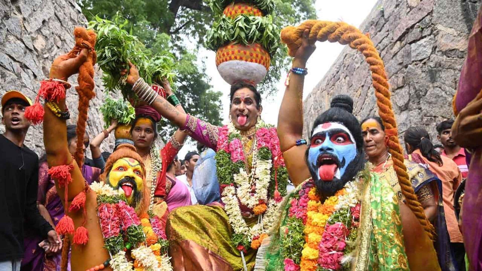 Hyderabad Bonalu 2026: బోనం అంటే ఏమిటి? వందల ఏళ్ల చరిత్ర కలిగిన బోనాల పండుగ విశిష్టత ఇదే..