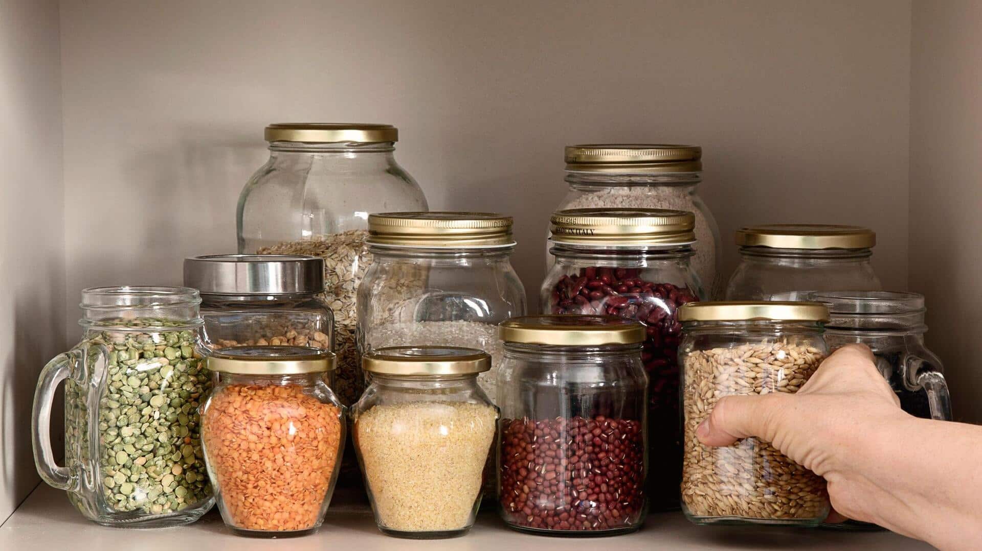 Kitchen Storage Tips: కిచెన్ ఆర్గనైజేషన్‌కు గాజు సీసాలే బెస్ట్ ఆప్షన్